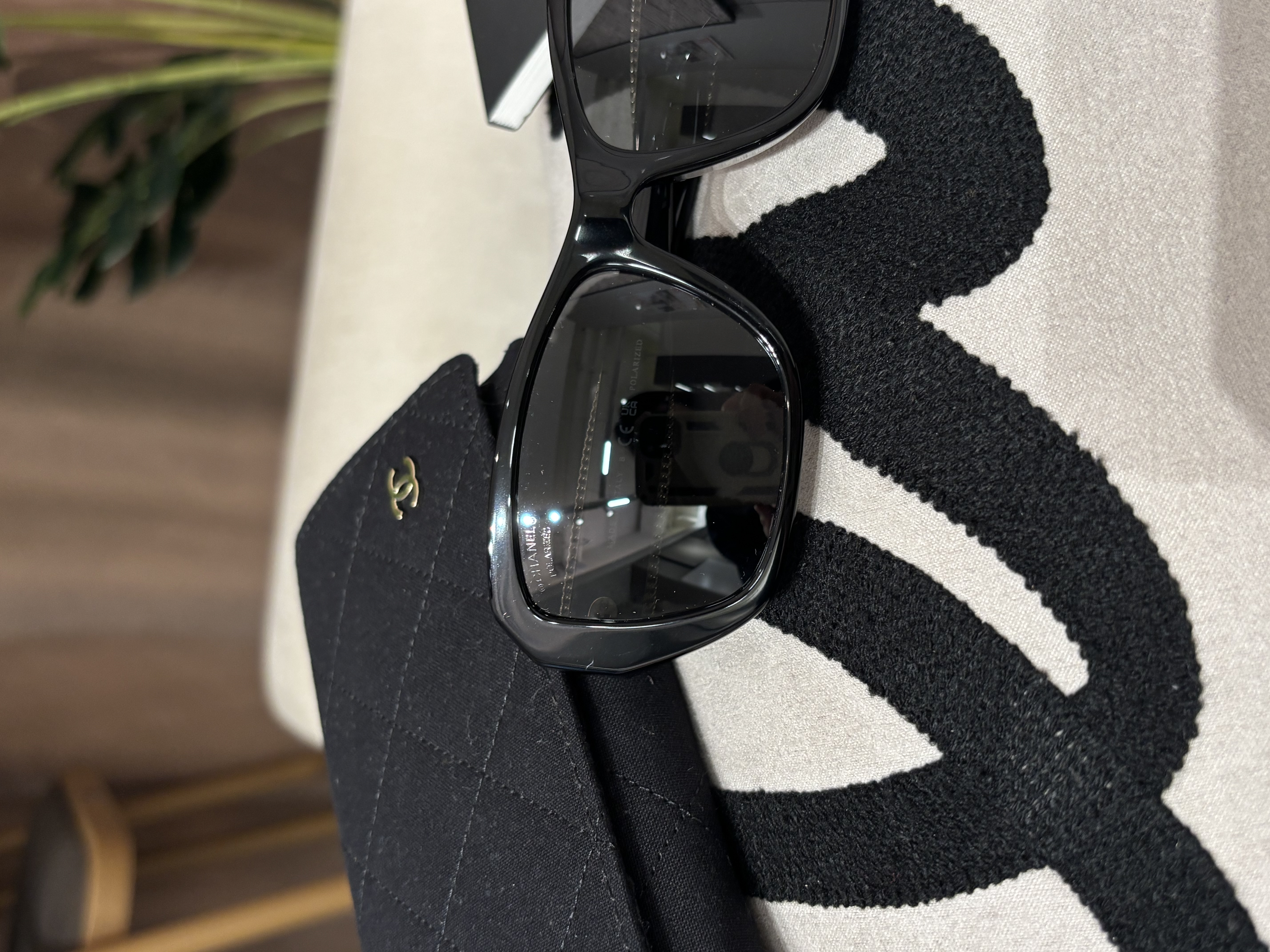Chanel sunglasses 5516 100%Authentic, 98%New ✅box