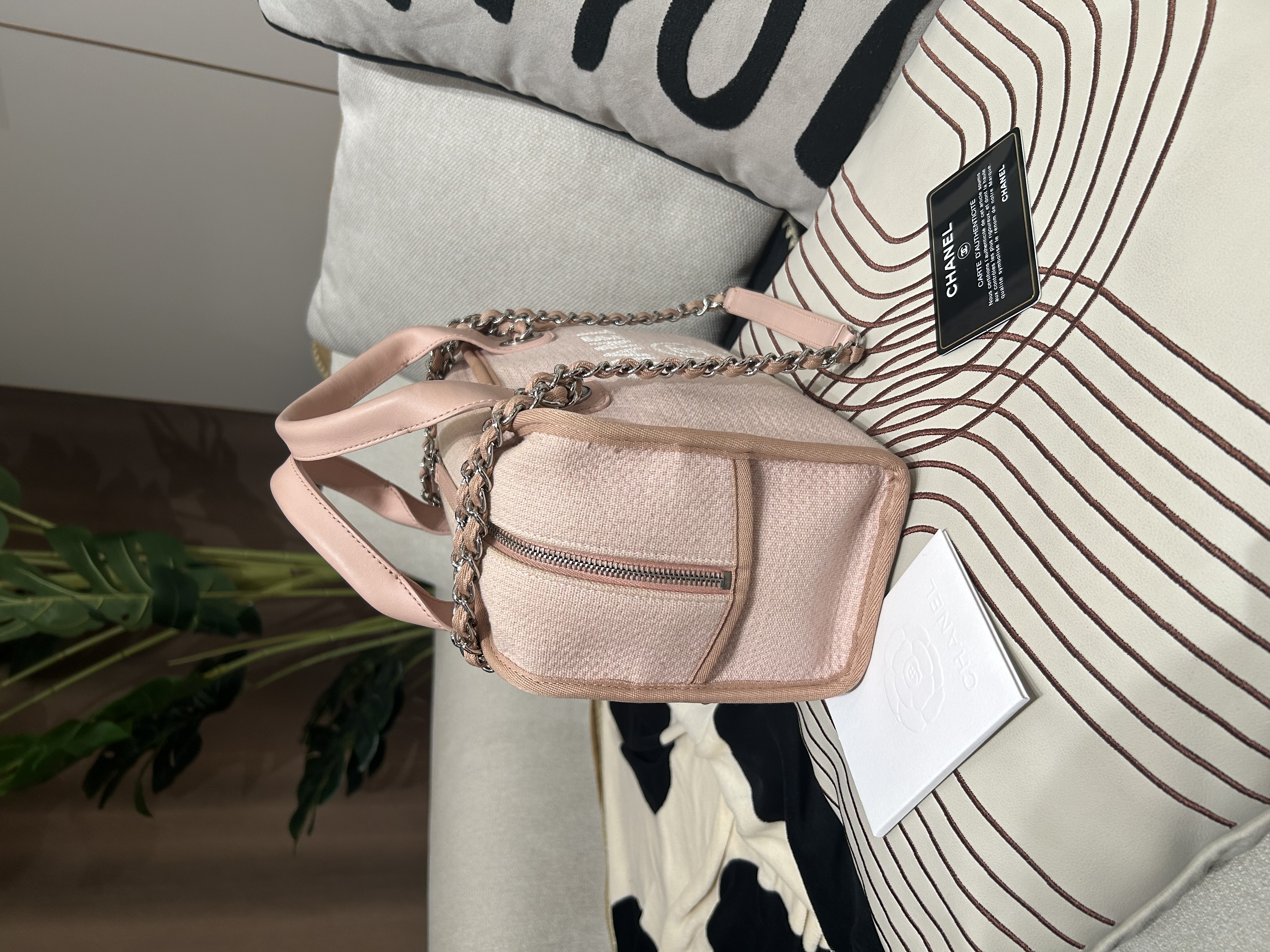 Chanel Deauville Boston Shoulder Bag Pink 100%Authentic, 95%New ✅收據✅20Card✅Dust bag