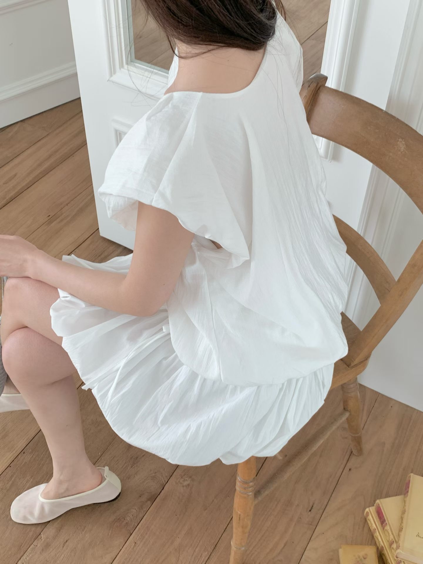 CT17 U領抓皺設計感無袖上衣