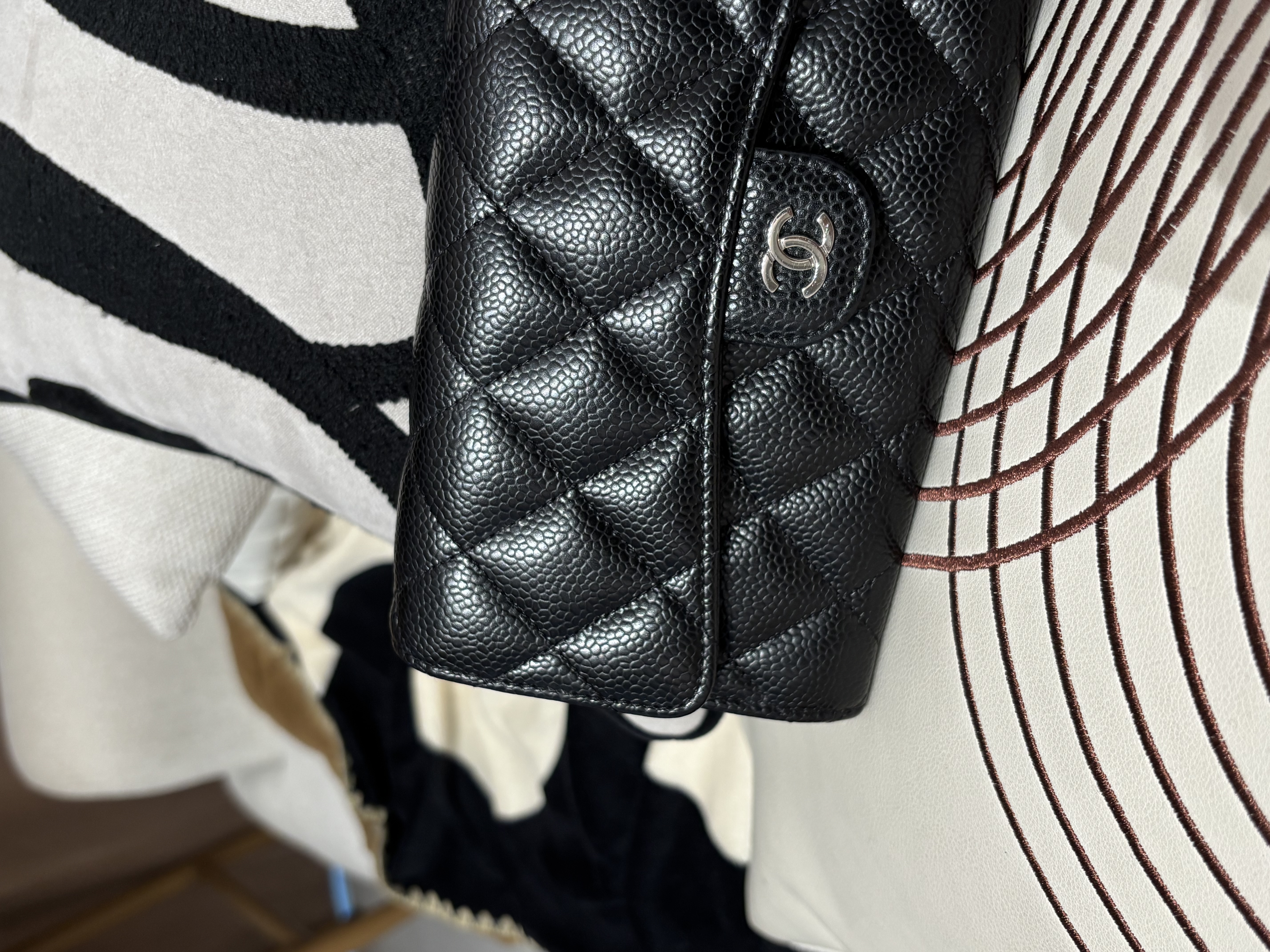 Chanel classic long wallet 黑色荔枝牛皮銀扣 
