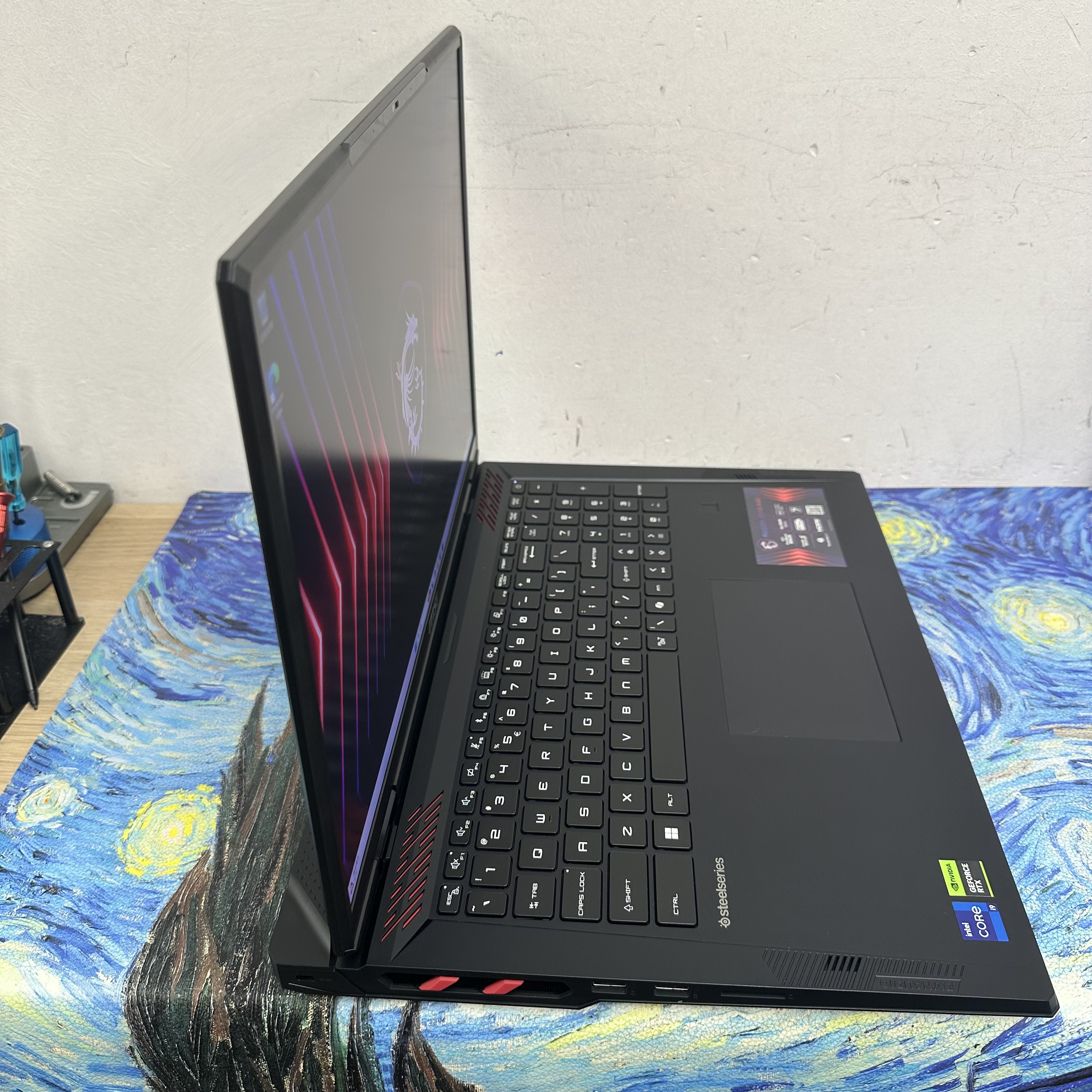 #6040 MSI  Raider 18 HX A14V i9-14900HX /32GB Ram/2TB SSD/RTX4080獨立顯示卡/18寸 4K 120Hz Mon/RGB 彩色Keyboard/ Gaming Laptop / Notebook / Laptop / PC Gaming / Movie / Netflix / Youtube / Win11