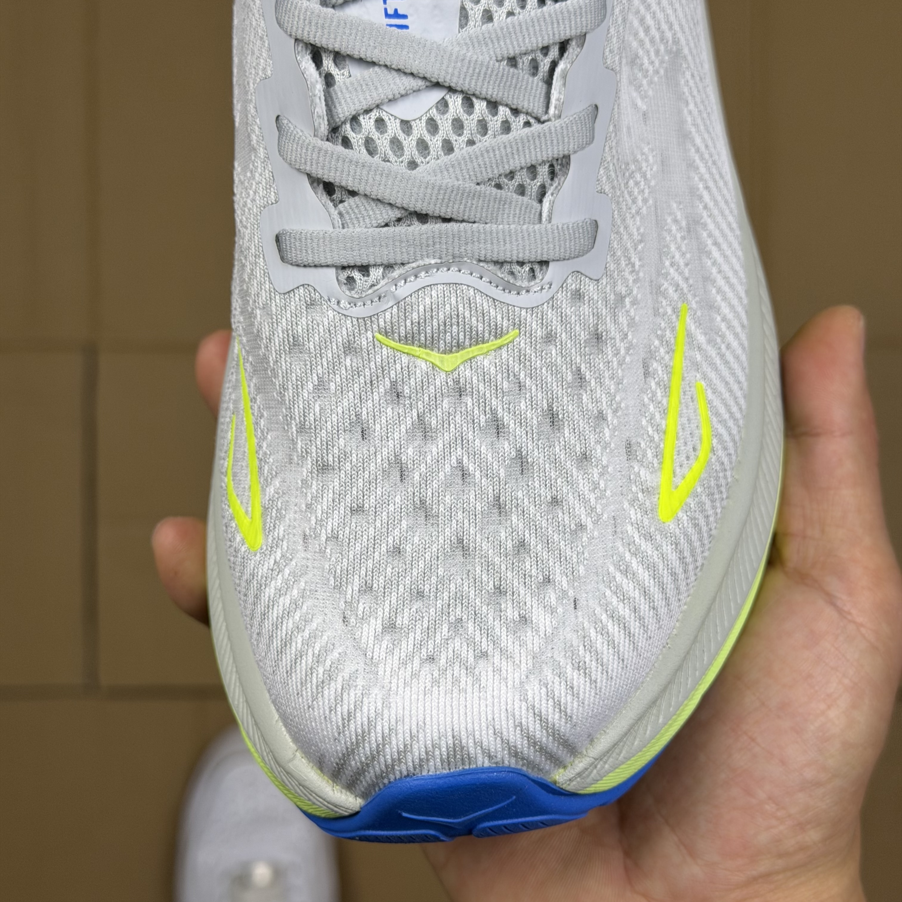 Hoka Clifton 9