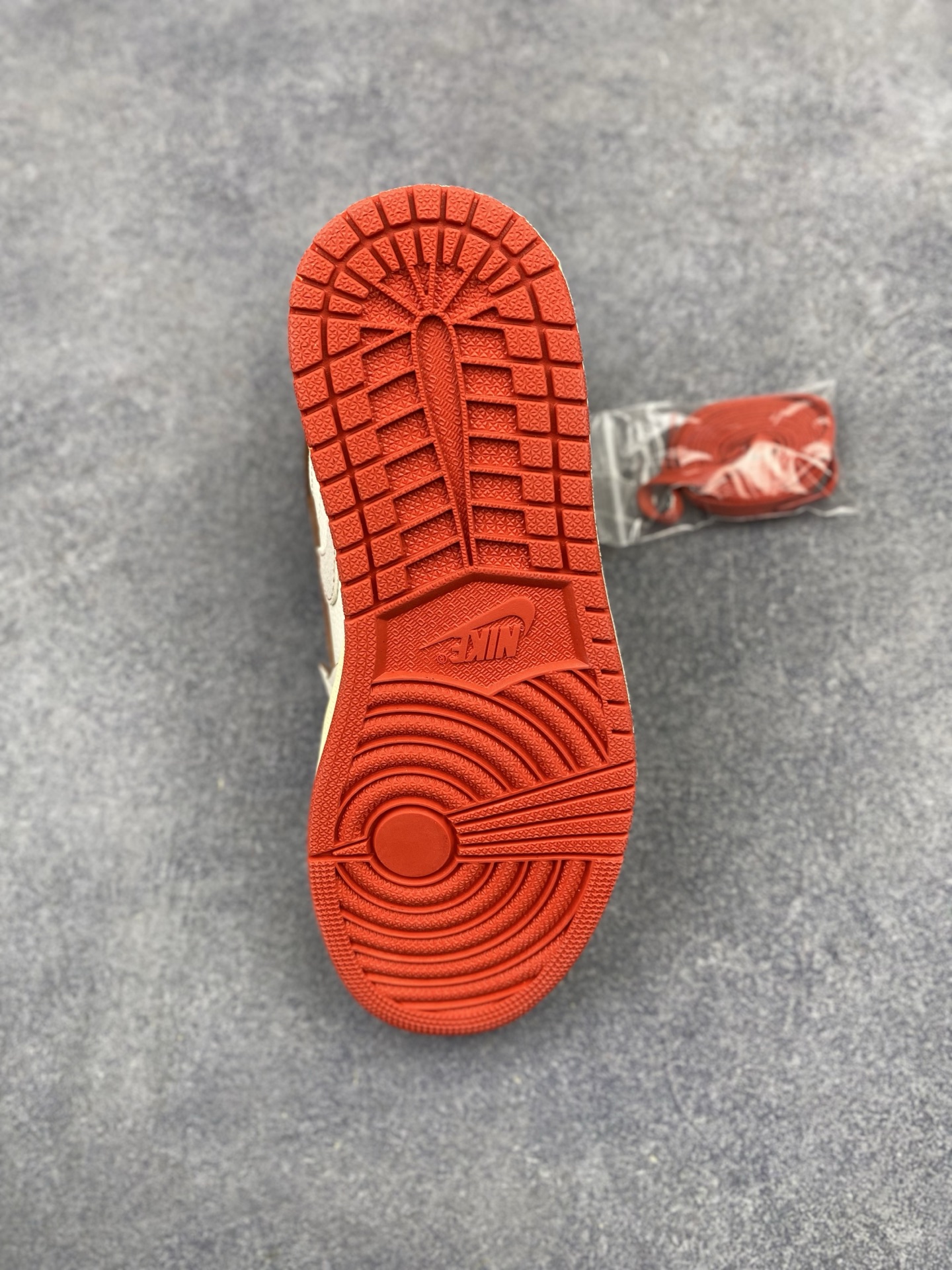 Nike Air Jordan 1 Retro High OG DB4612-100