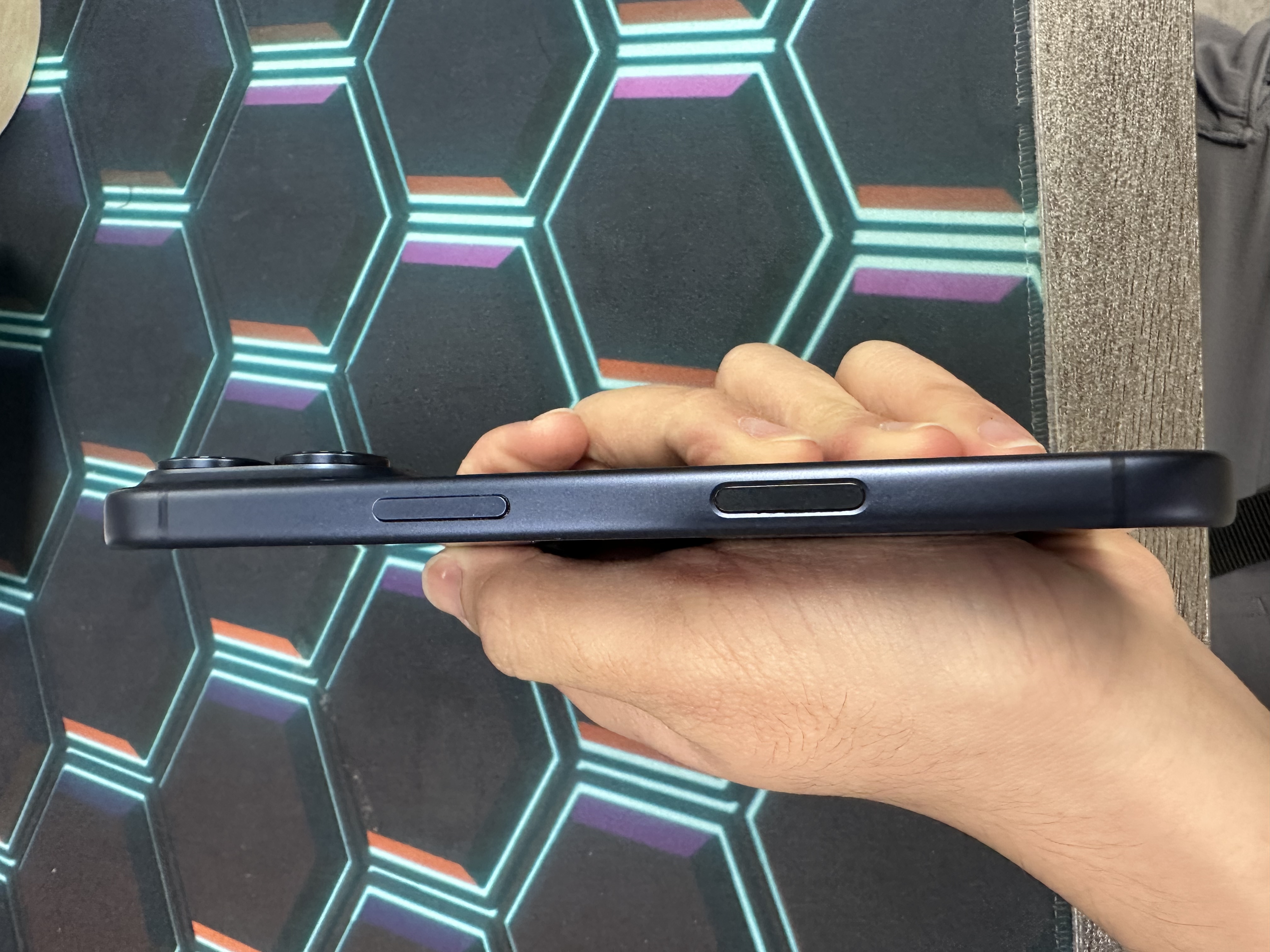 *8065 17 Pro 勁靚機 512GB 電91 藍色 Blue