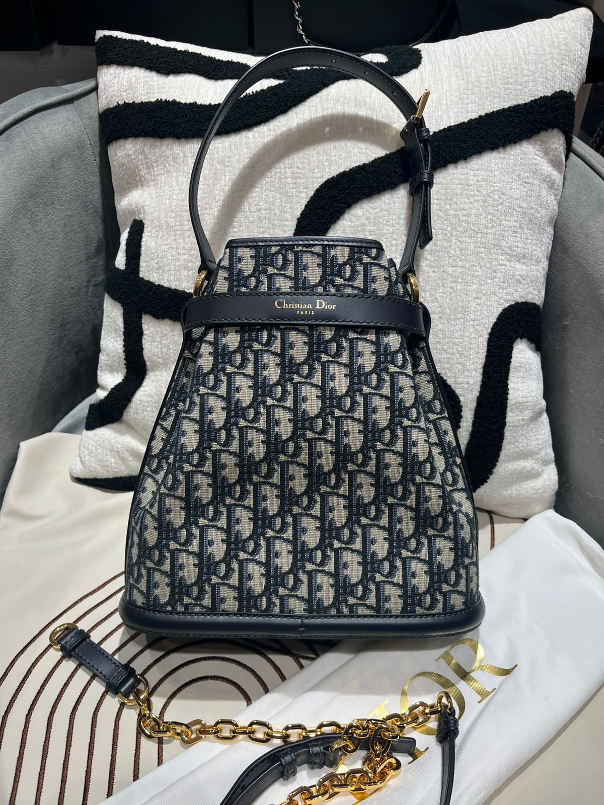 Christian Dior C‘est Dior Oblique 2 way bag medium bucket bag 100%Authentic, 98%New  ✅證書✅Dust bag✅box  