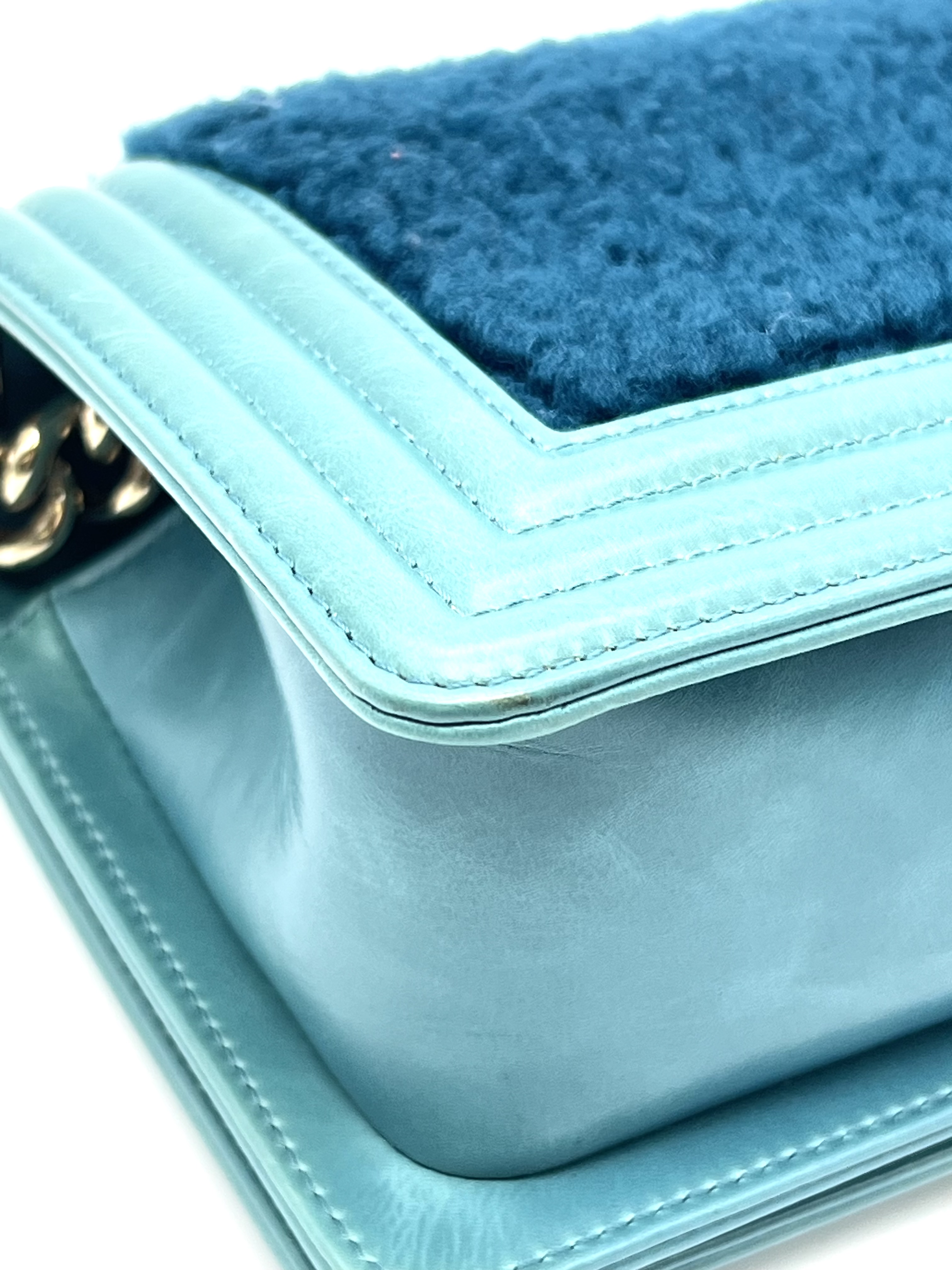 Pre-Owned CHANEL Shearling Boy Flap / Product Code: 26041514