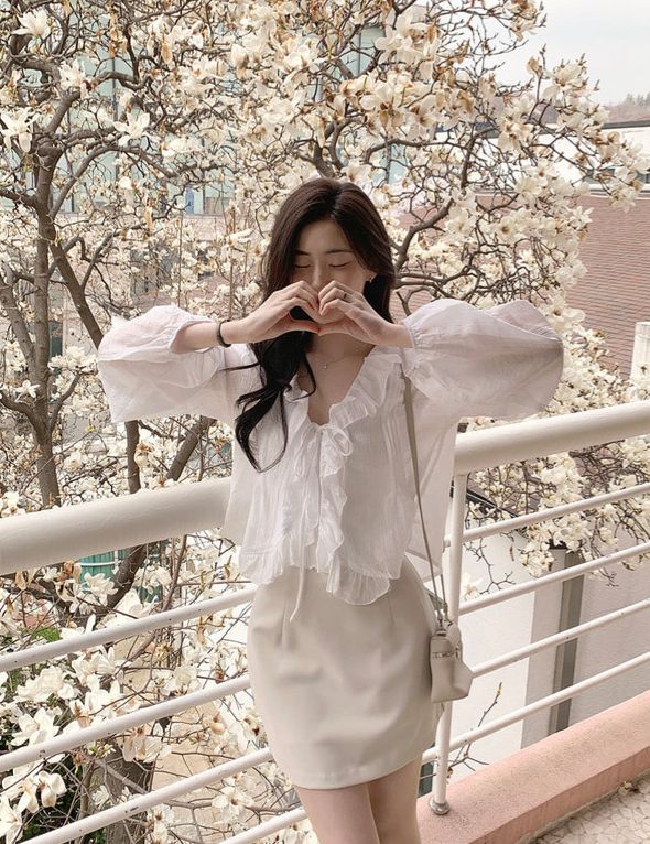 【優雅款式】白色荷葉邊抽繩上衣