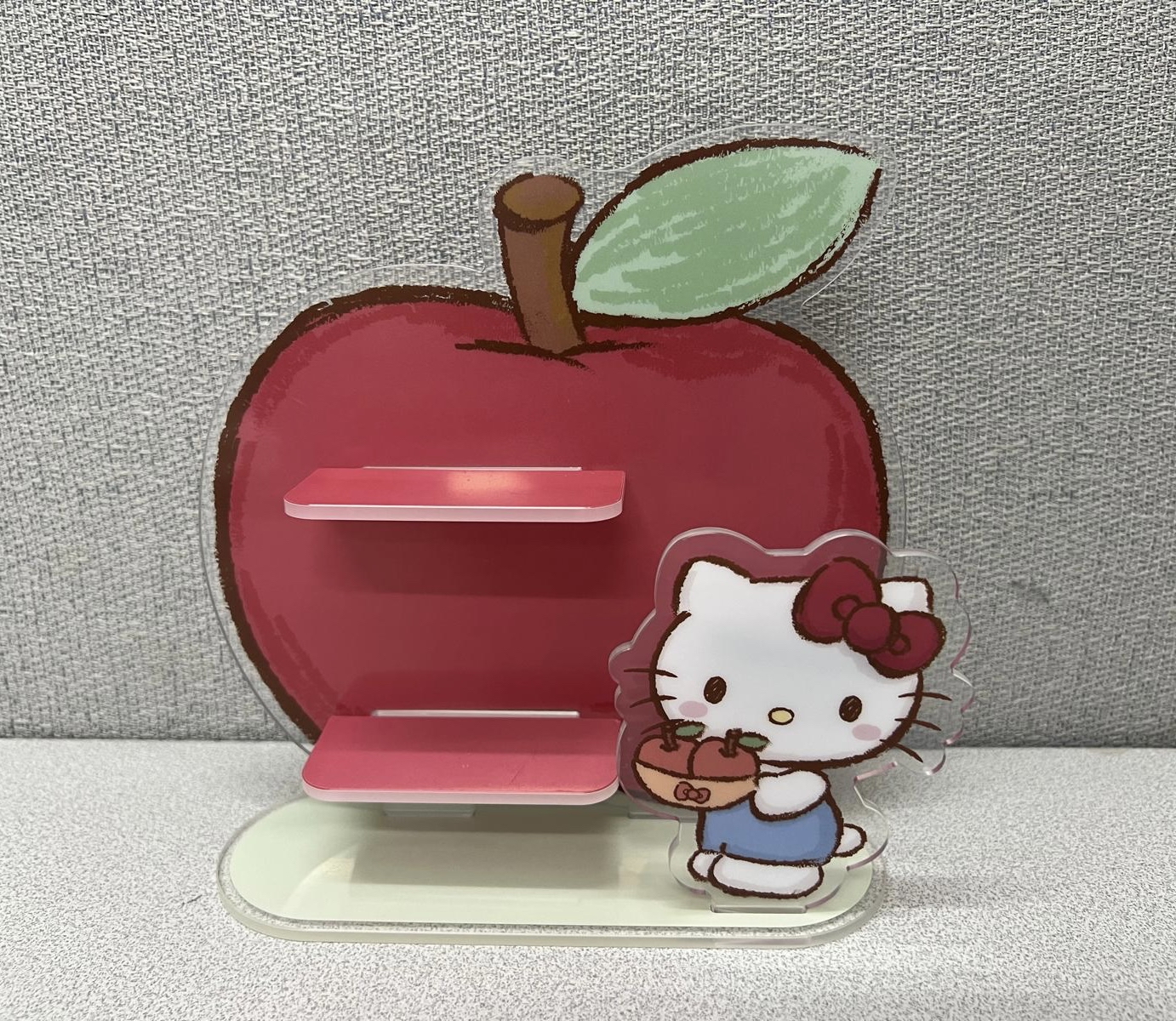 上海限定 Hello Kitty 蘋果造型展示架