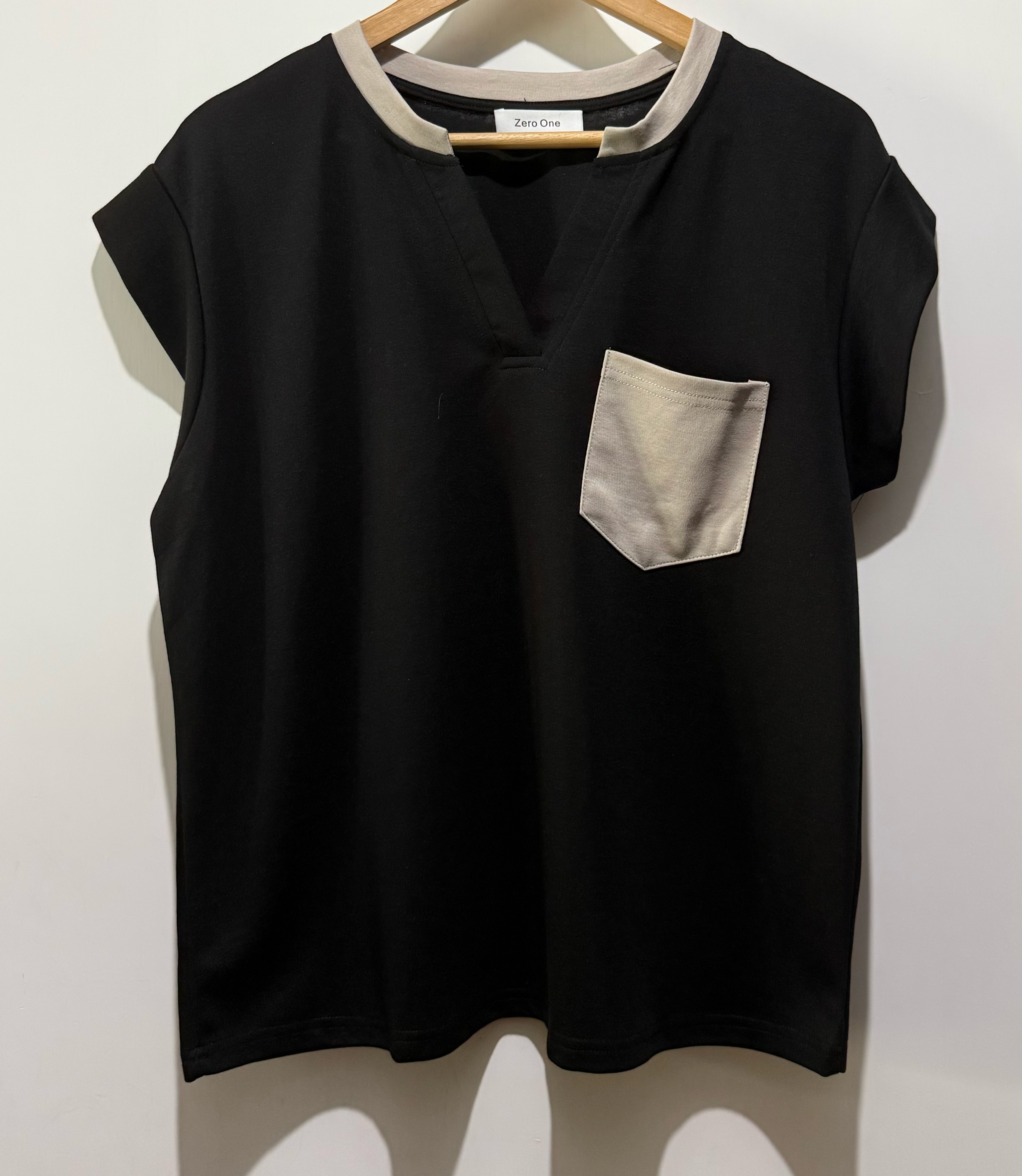 #2086 撞色邊V領Top✨