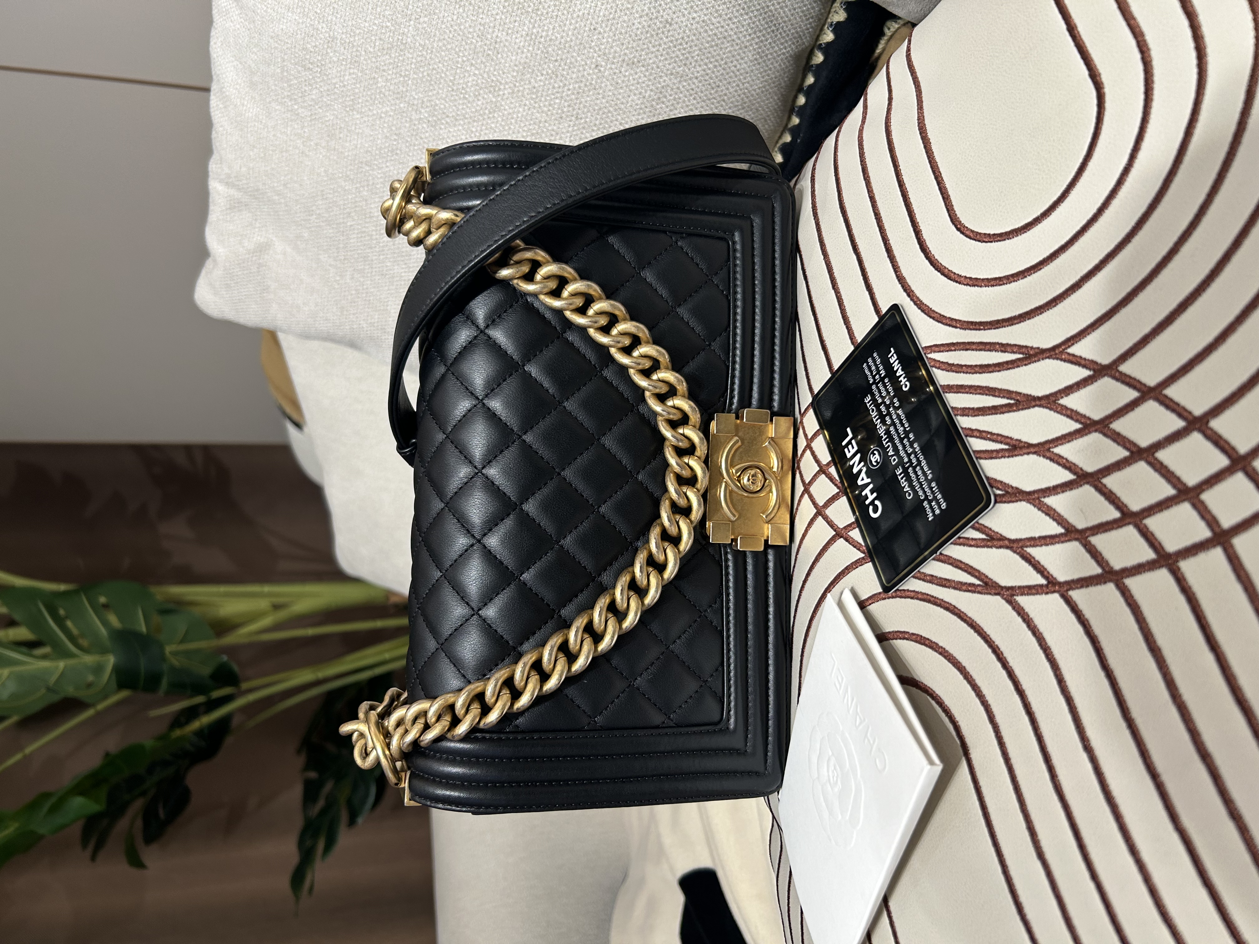 Chanel Boy Chanel 25cm A67086 100%Authentic, 95%New ✅專門店收據✅31Card✅Dust bag