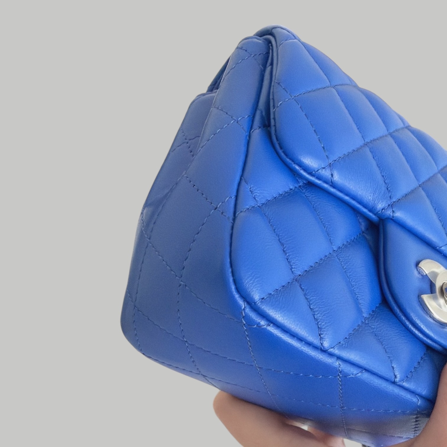 Chanel Lambskin square  藍色