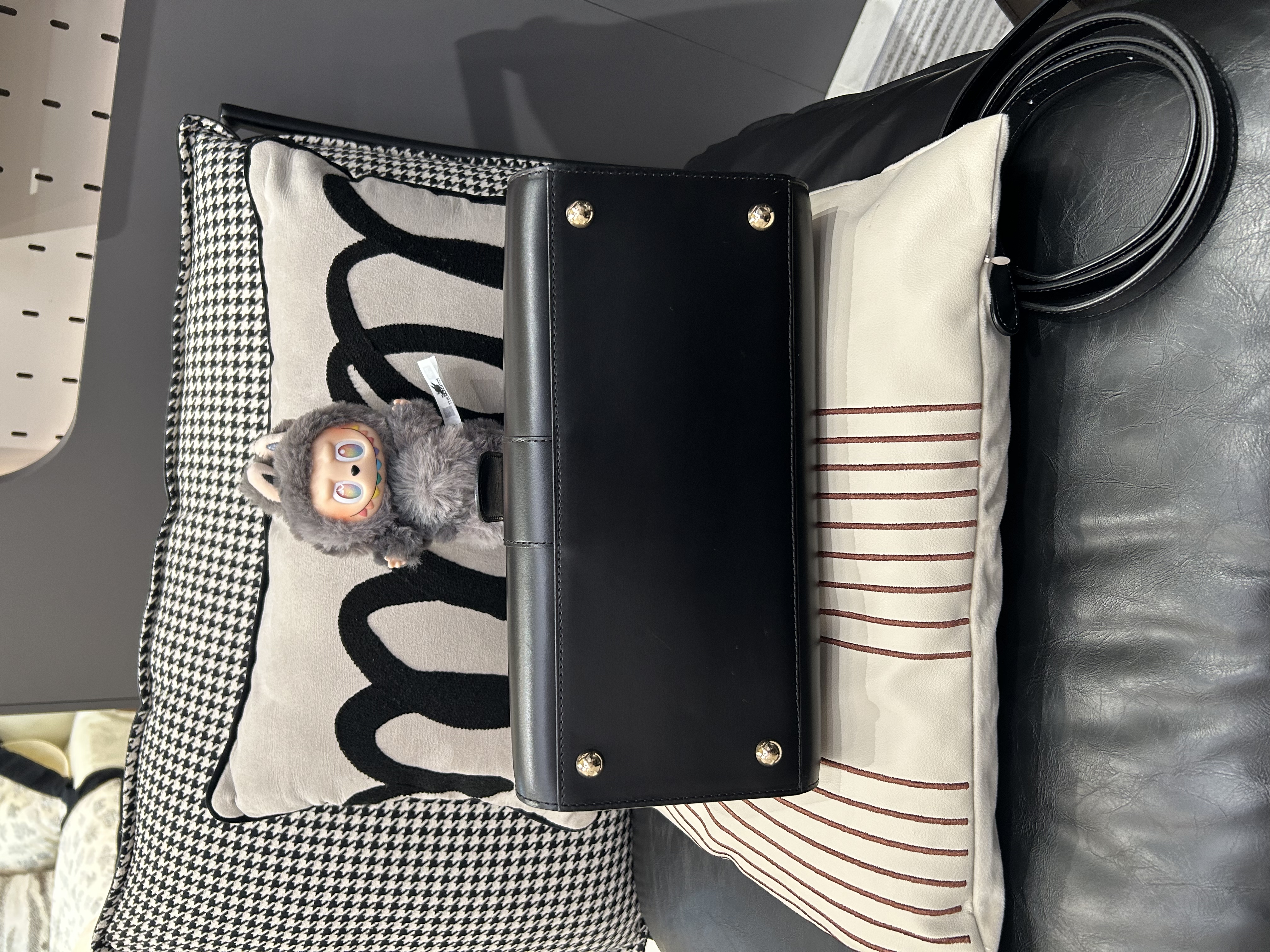 Delvaux brillant mm calfskin 黑色牛皮金扣100%Authentic ,93%new✅肩帶