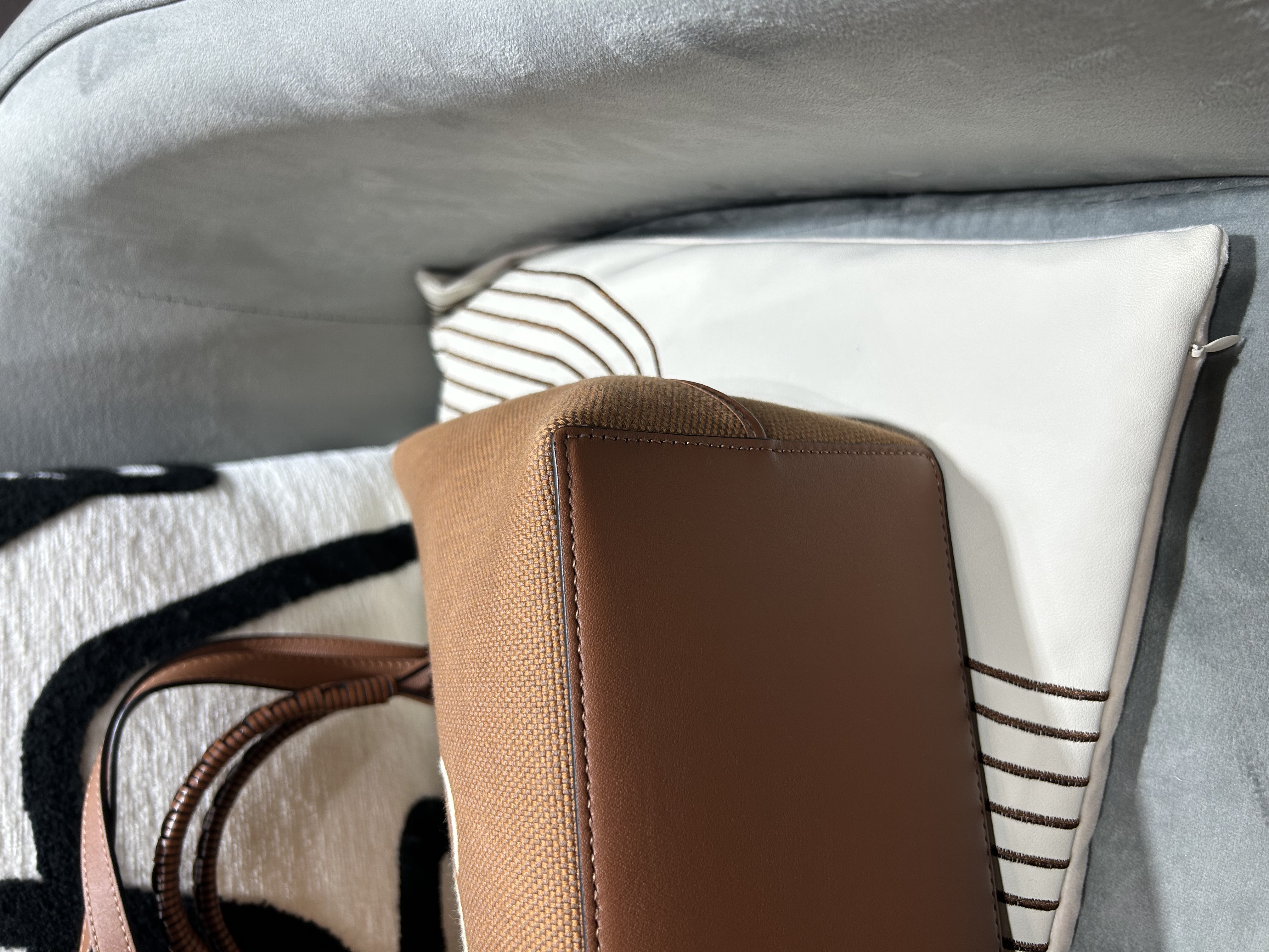 LOEWE Anagram 2 way bag tote shoulder bag Tan 100%Authentic, 98%anew ✅Dust bag