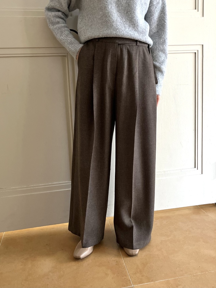 Warm-Tone Buckle Drape Slacks (Brown)