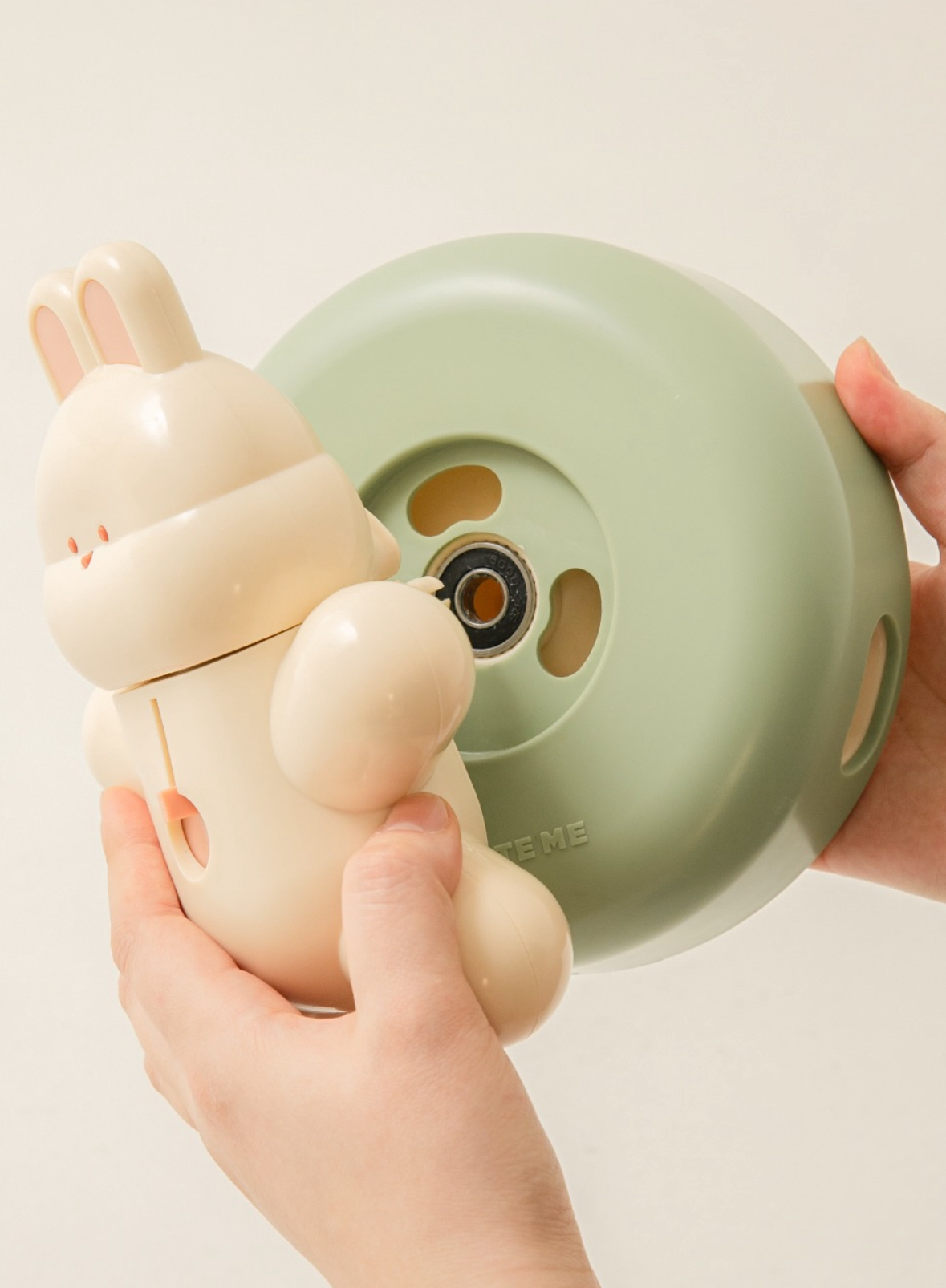 （預售）韓國 🇰🇷 Bite Me 兔兔轉盤 玩具