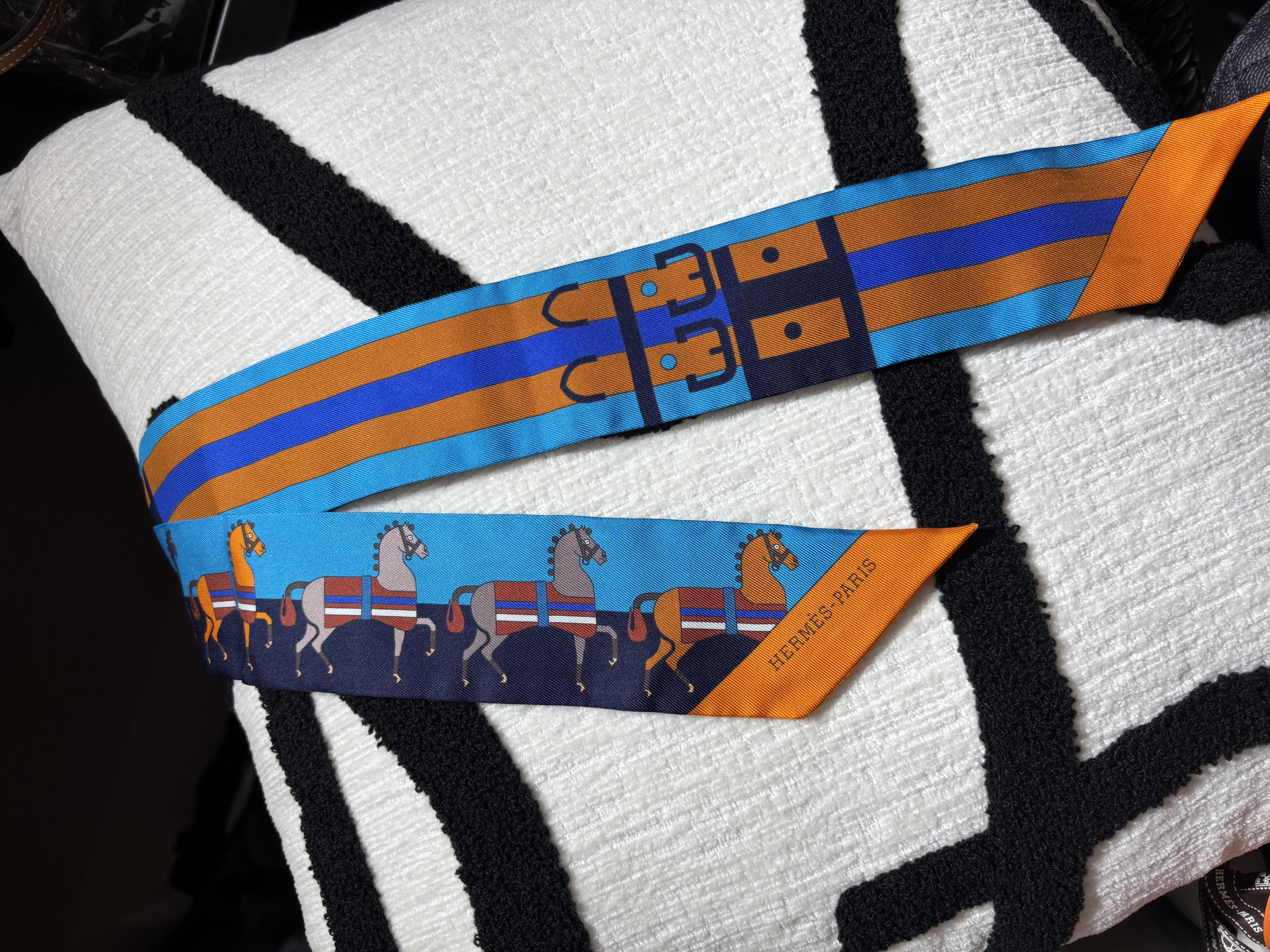Hermes Twilly 100%silk 100%Authentic,99%new ✅box  