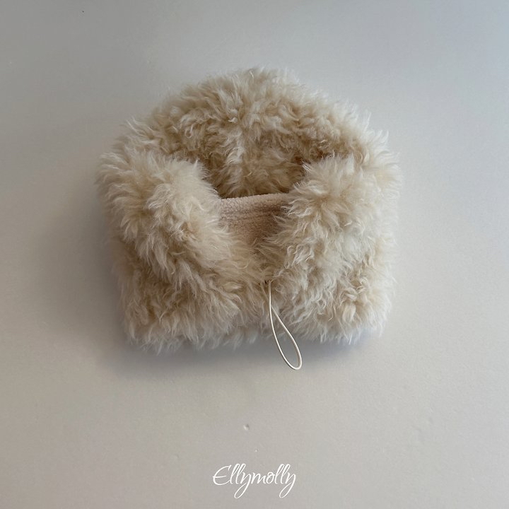 Ellymolly | Fluffy hood warmer