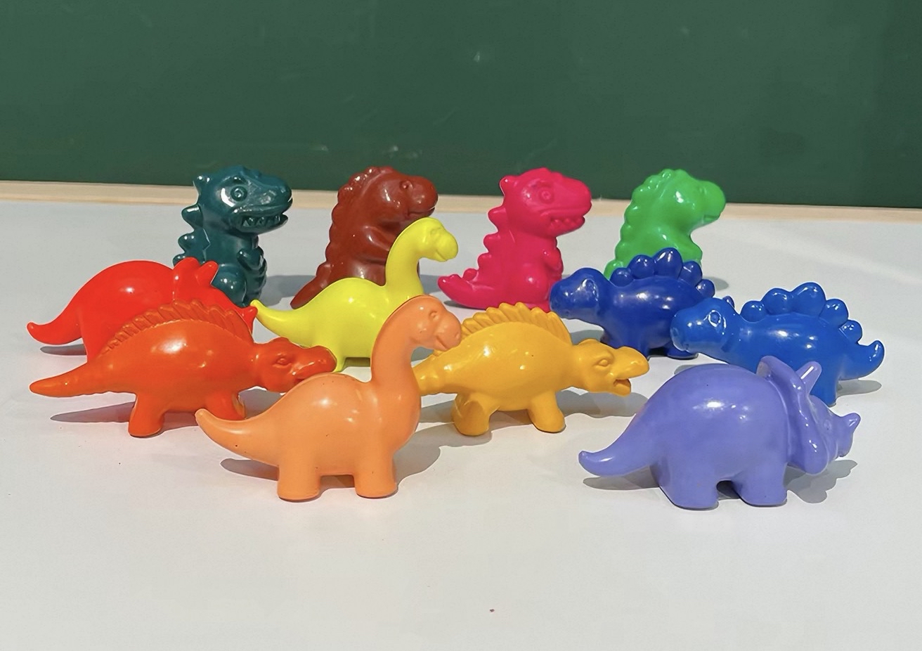 12 color Dinasaur Crayon 