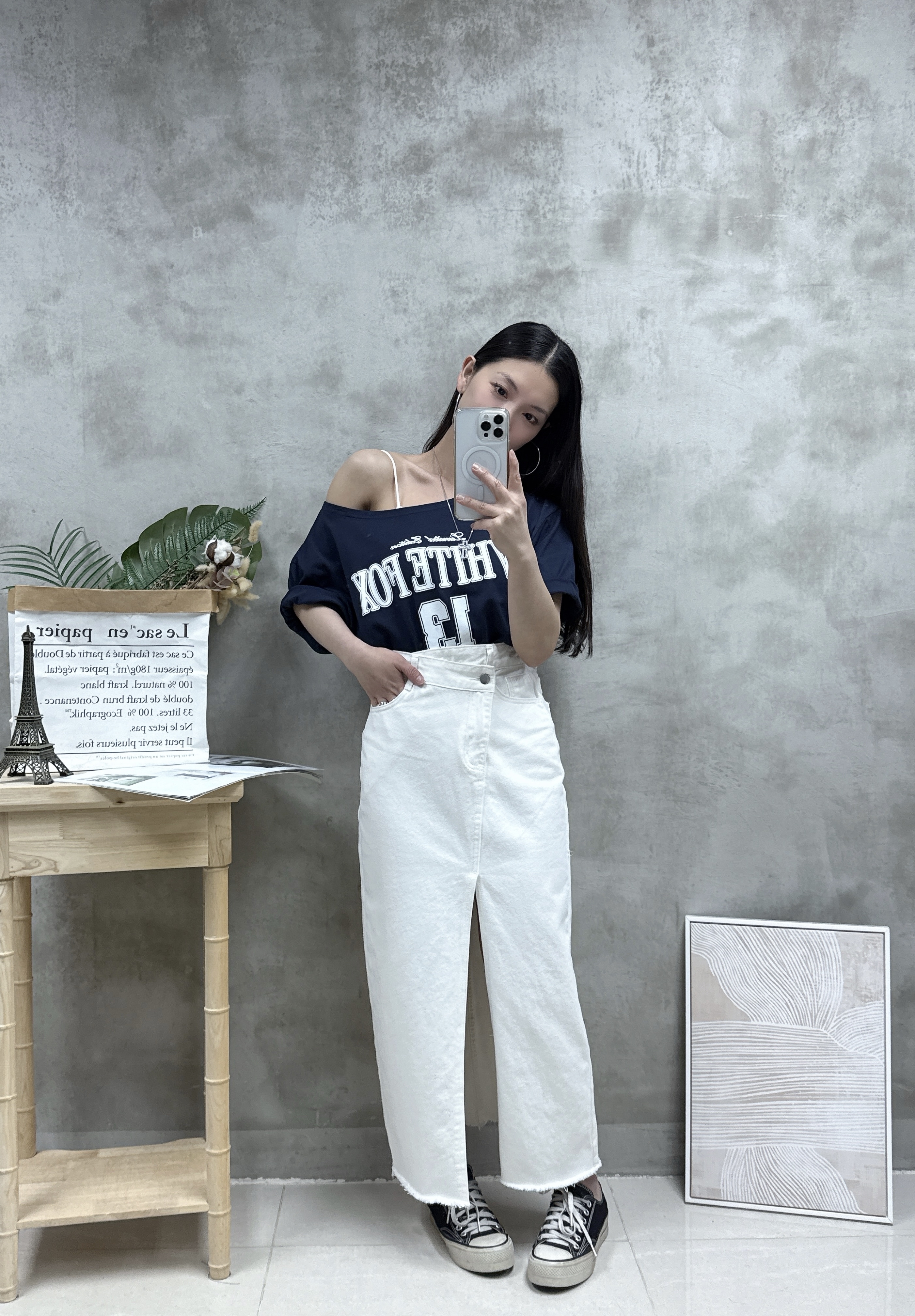 F09 單邊露膊英文字tee