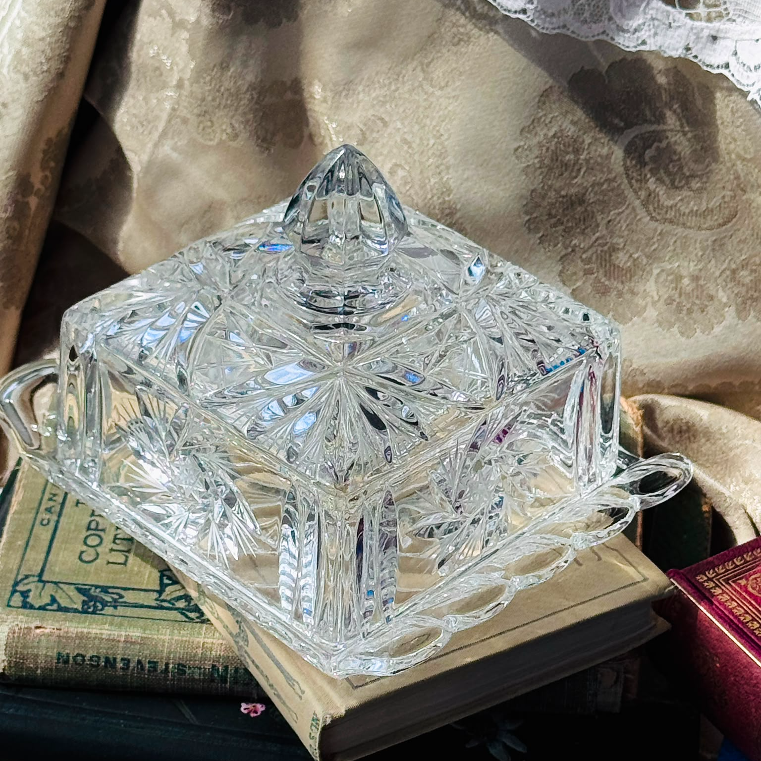 Vintage Mid-Century Crystal Scallop-Edged Butter Dish with Lid  (MT2608)