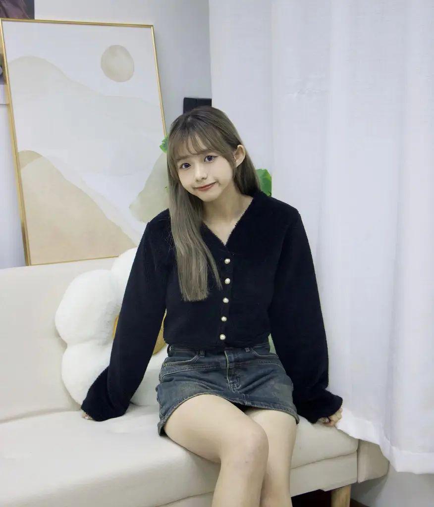 KR 毛毛珍珠鈕扣外套 KR9793