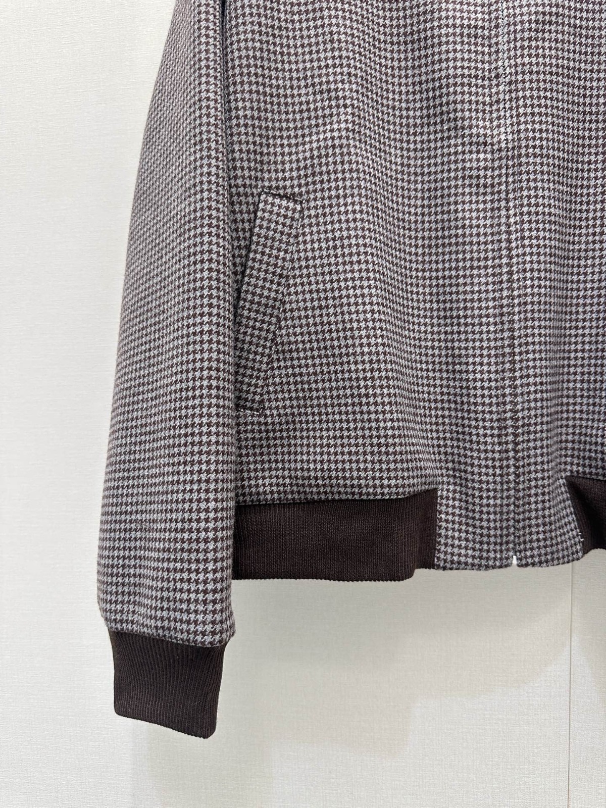 【頂級原單】Miu Miu 雙面可穿學院風立領拉鍊外套