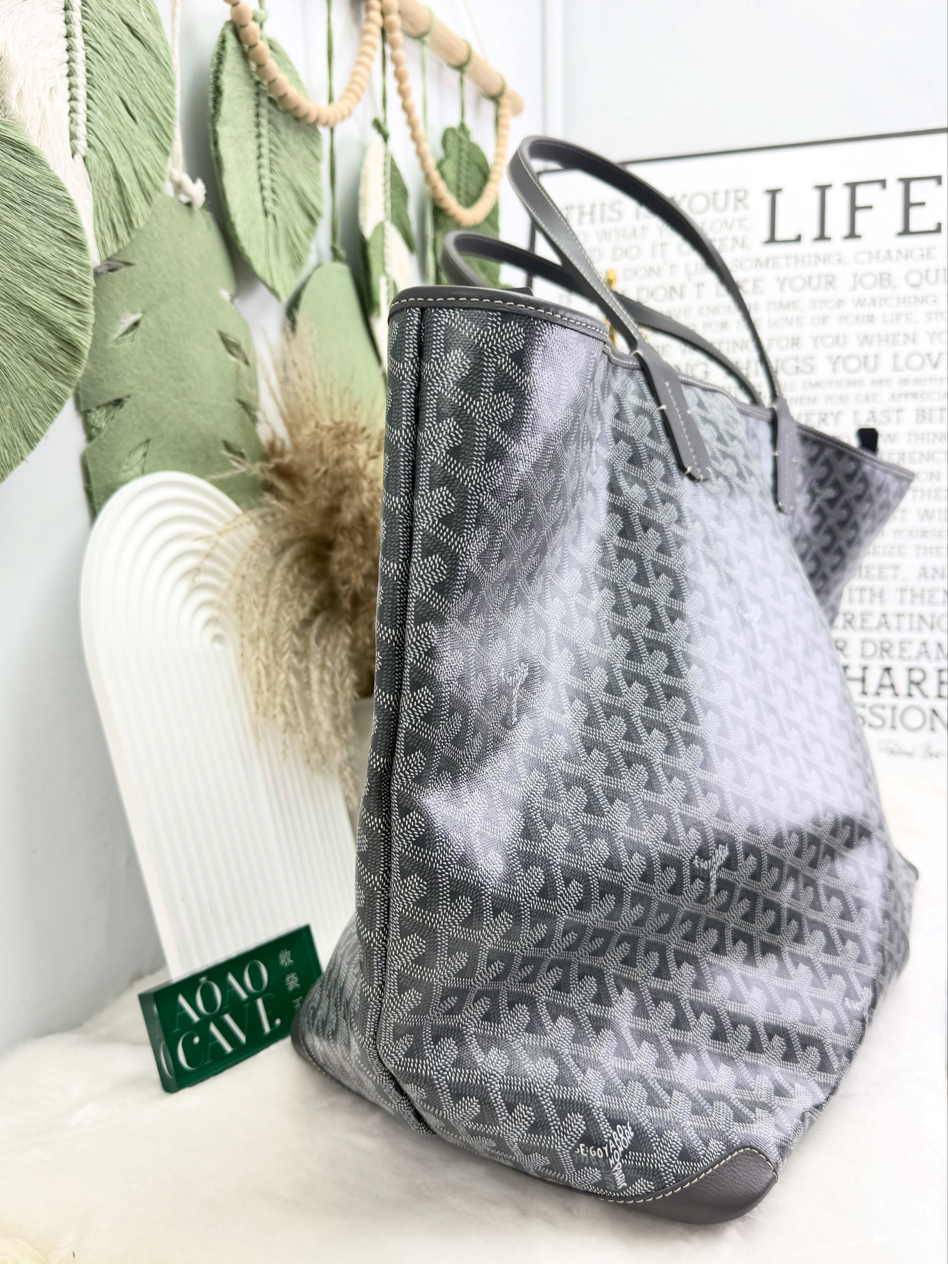 👜 PRE OWNED 🛍️灰色artois tote gm size 有鎖頭鎖匙 有塵袋🩶 