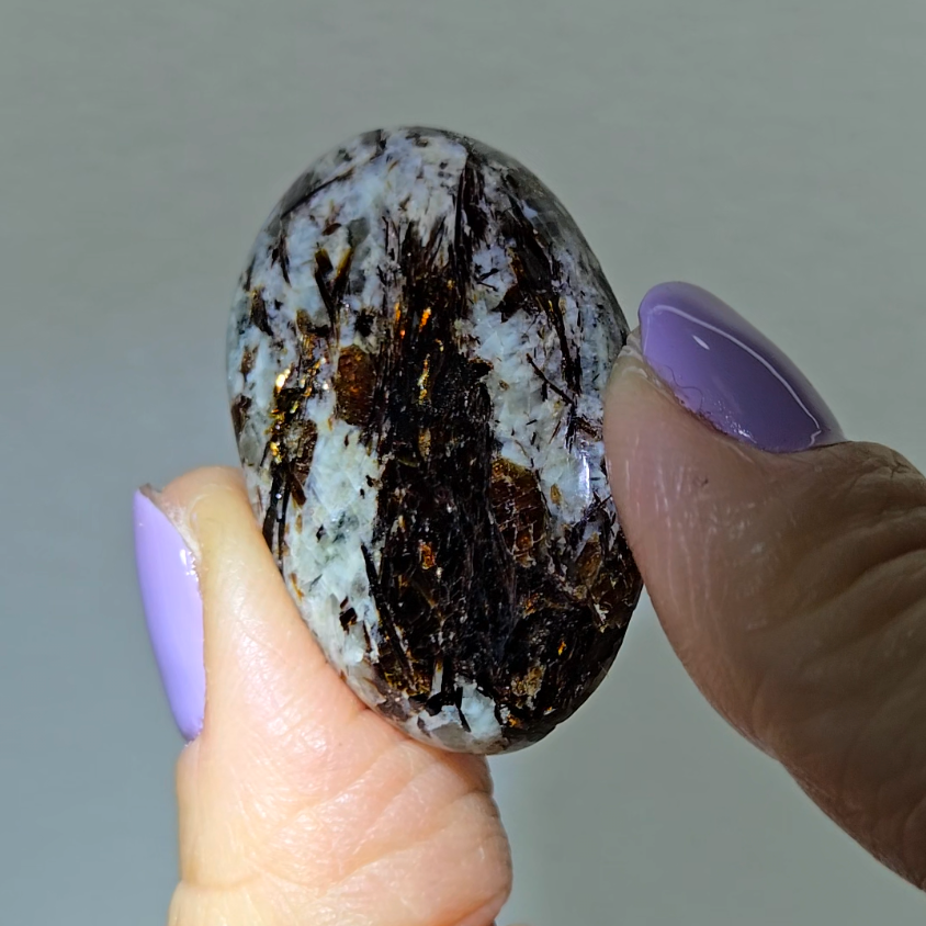 Astrophyllite cabochon - AST33