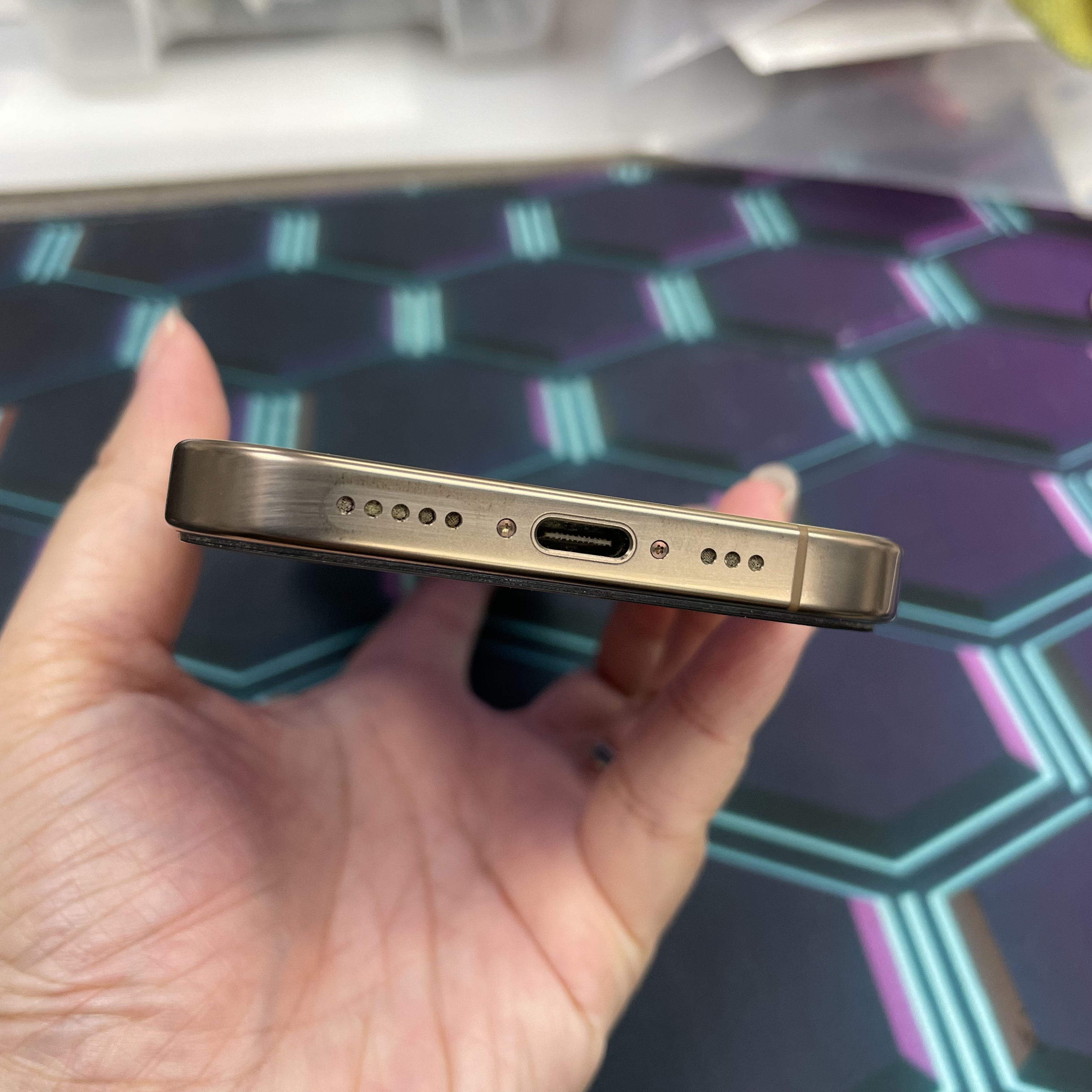 *7917 16 pro 完美機 256GB 電90 沙色 gold