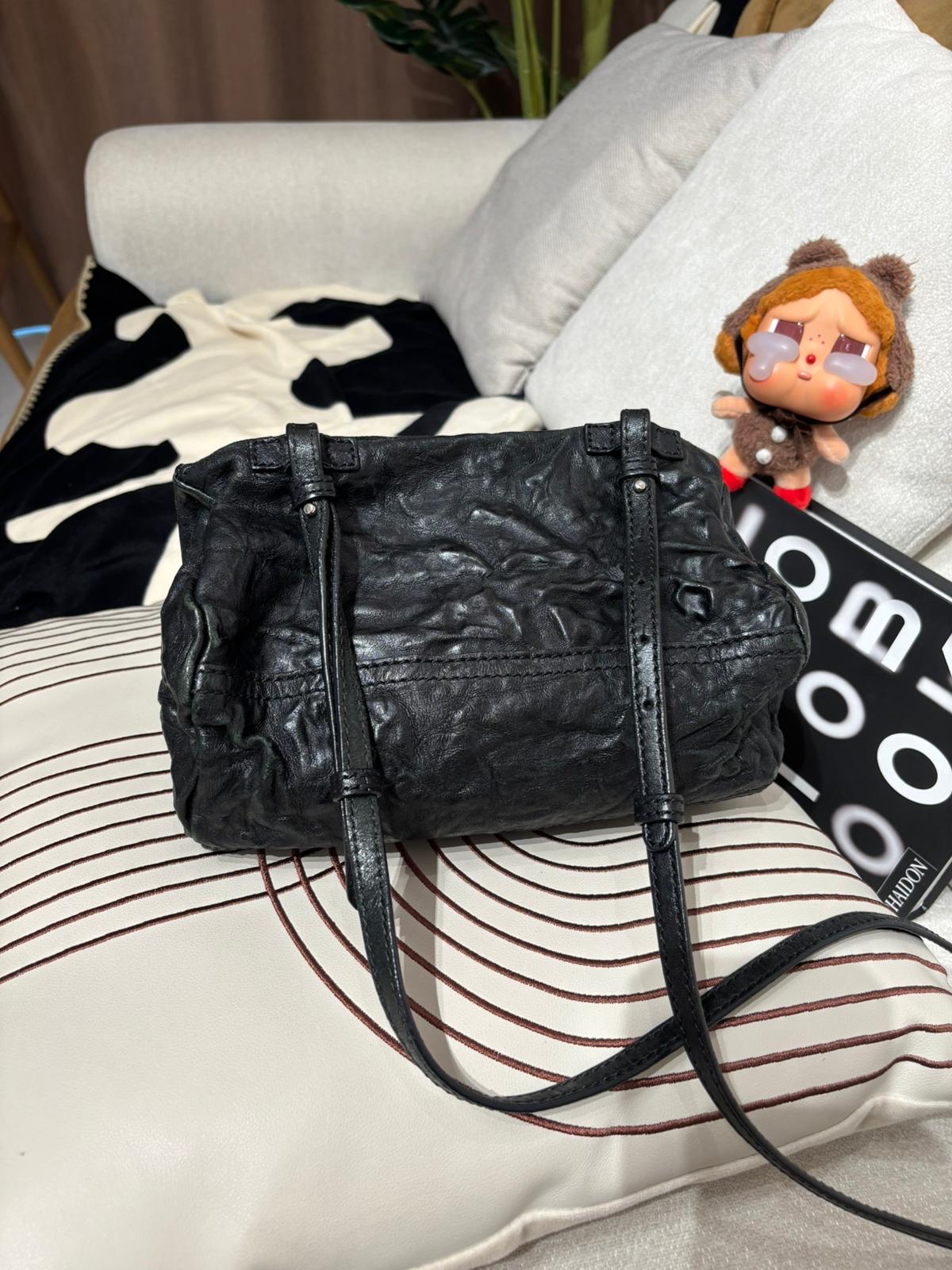 Givenchy Pandora Mini Crossbody Bag 黑色,100%Authentic,80%new