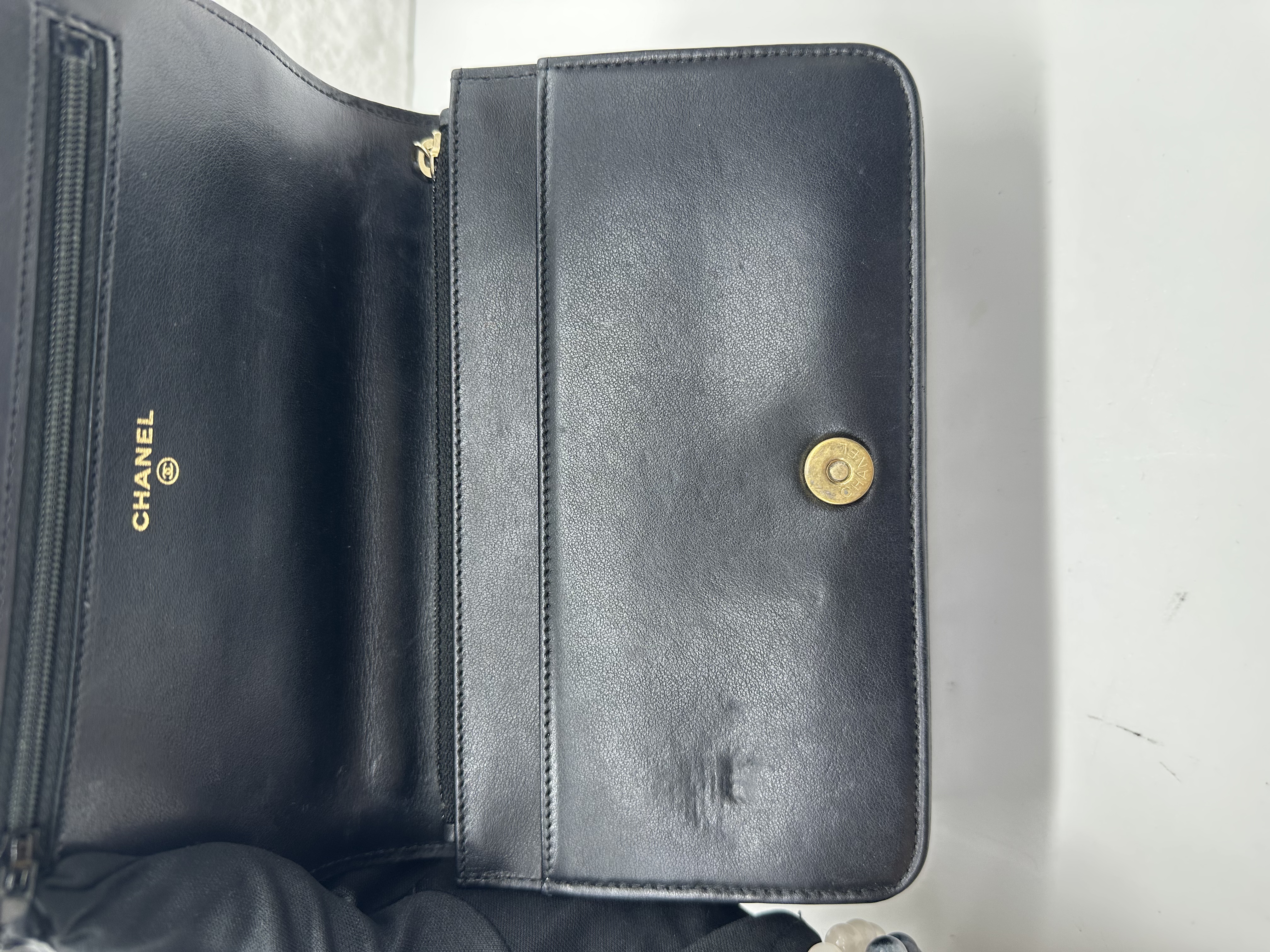 Pre-owned CHANEL Caviar Boy Wallet On Chain