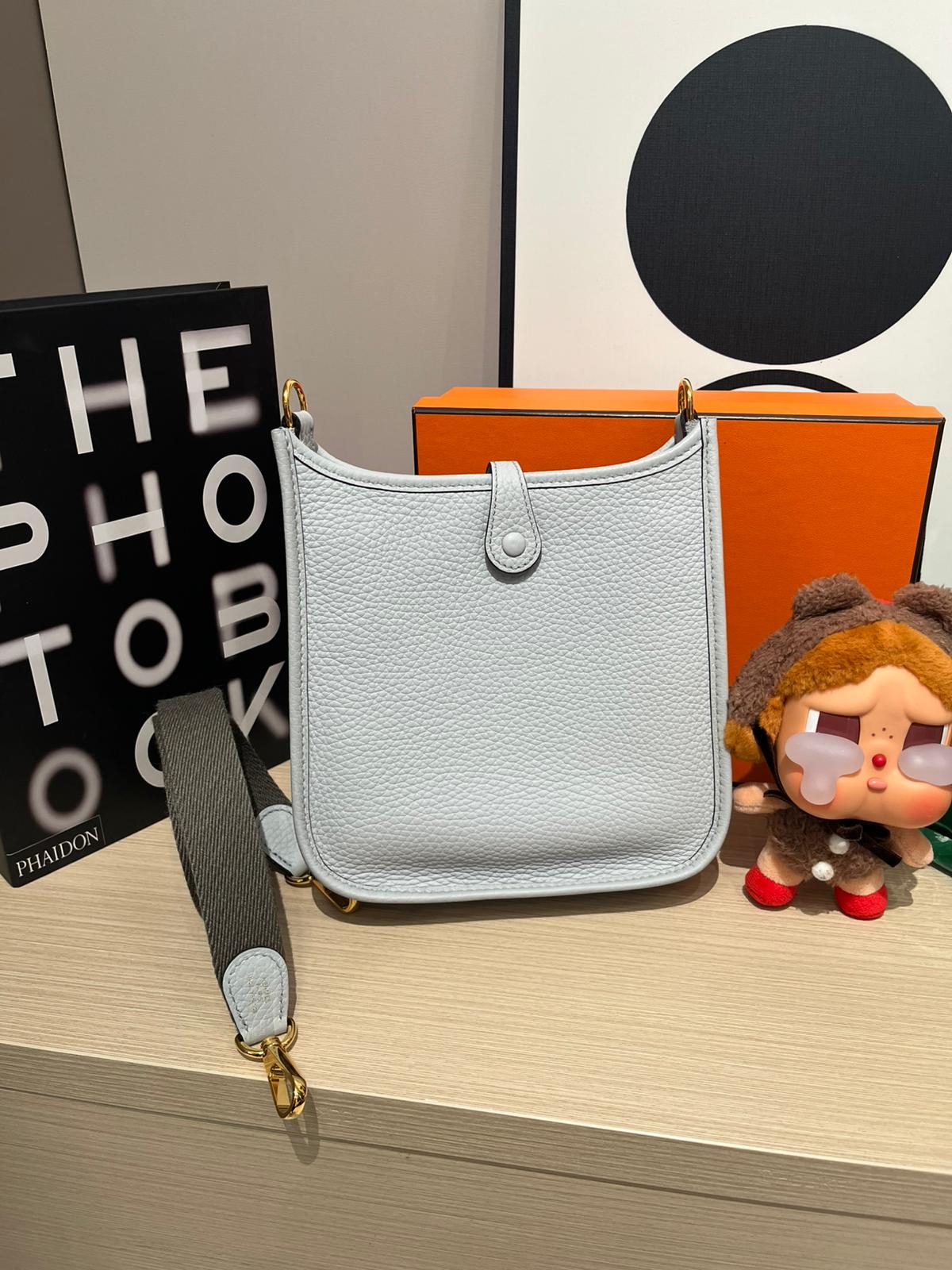全新Hermes Mini Evelyne Stamp Y 聖杯籃 100%Authentic, 全新未使用品✅收據✅Dust bag✅Box