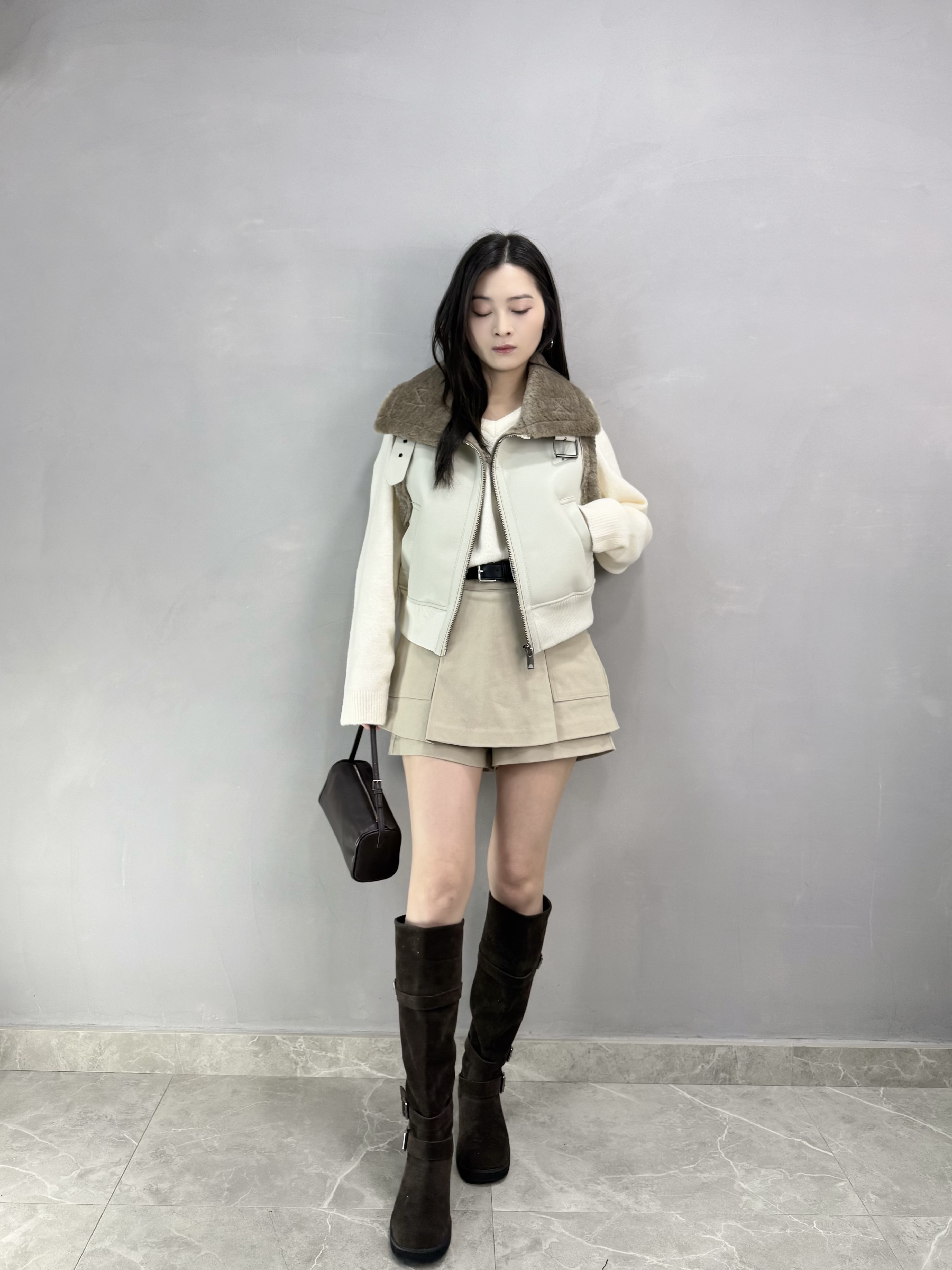 G63 毛毛邊仿皮背心褸