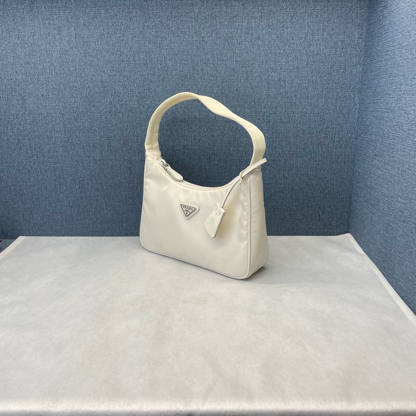 【預訂貨品】Prada 米白色 Hobo