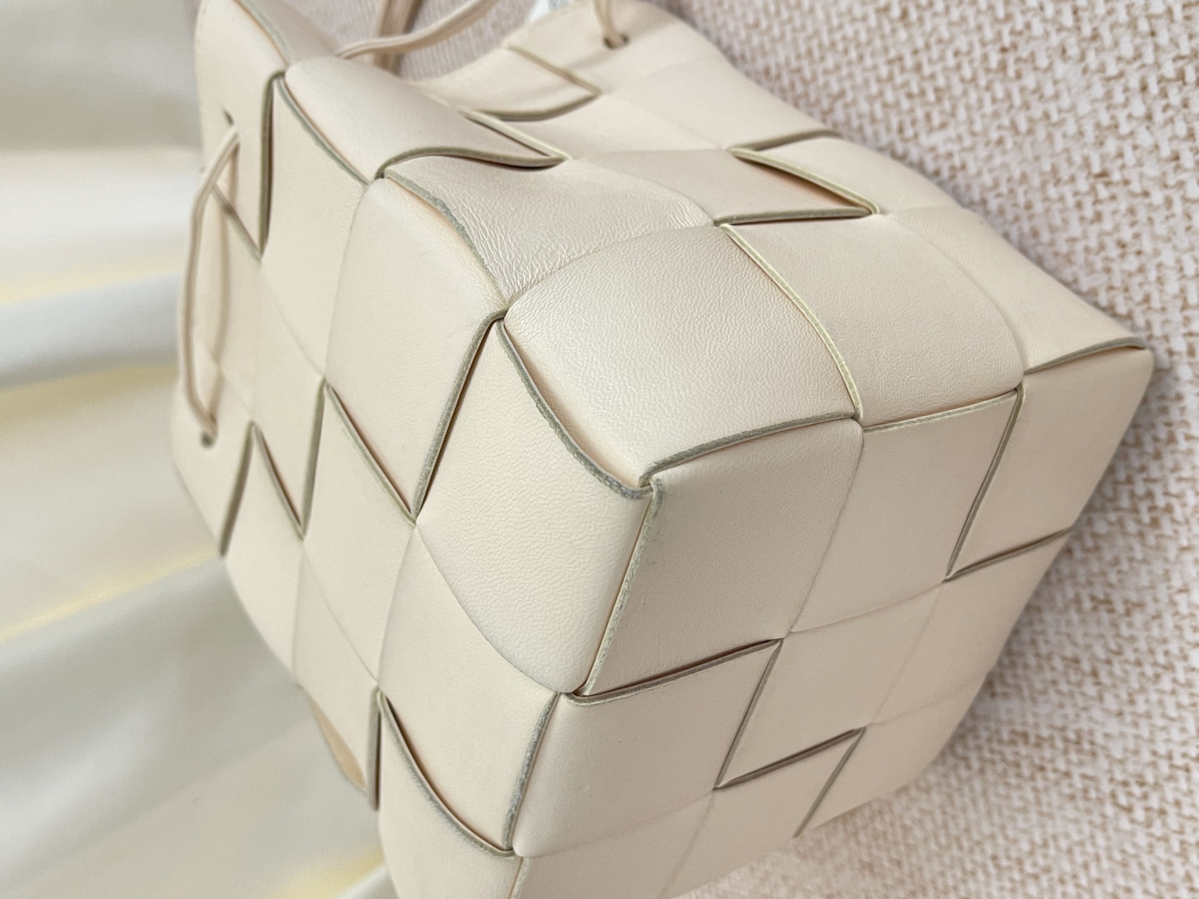 Pre-owned Bottega Veneta Cassette Bucket Bag/ Product Code: 26042401