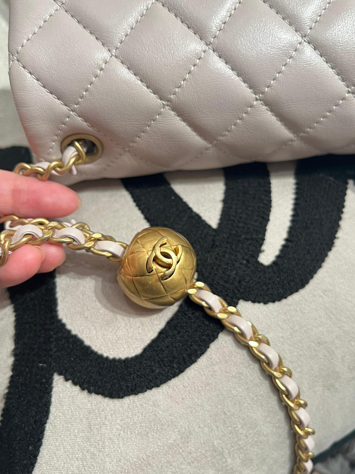 Chanel mini flap with pearl crush 金球方胖子 100%Authentic,98%new ✅晶片✅收據✅dust bag✅box