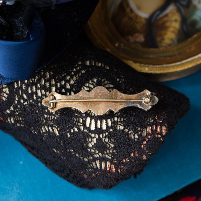 Antique Late Victorian Rolled Rose Gold Engraved Bar Brooch/Lace Pin (EA1727)
