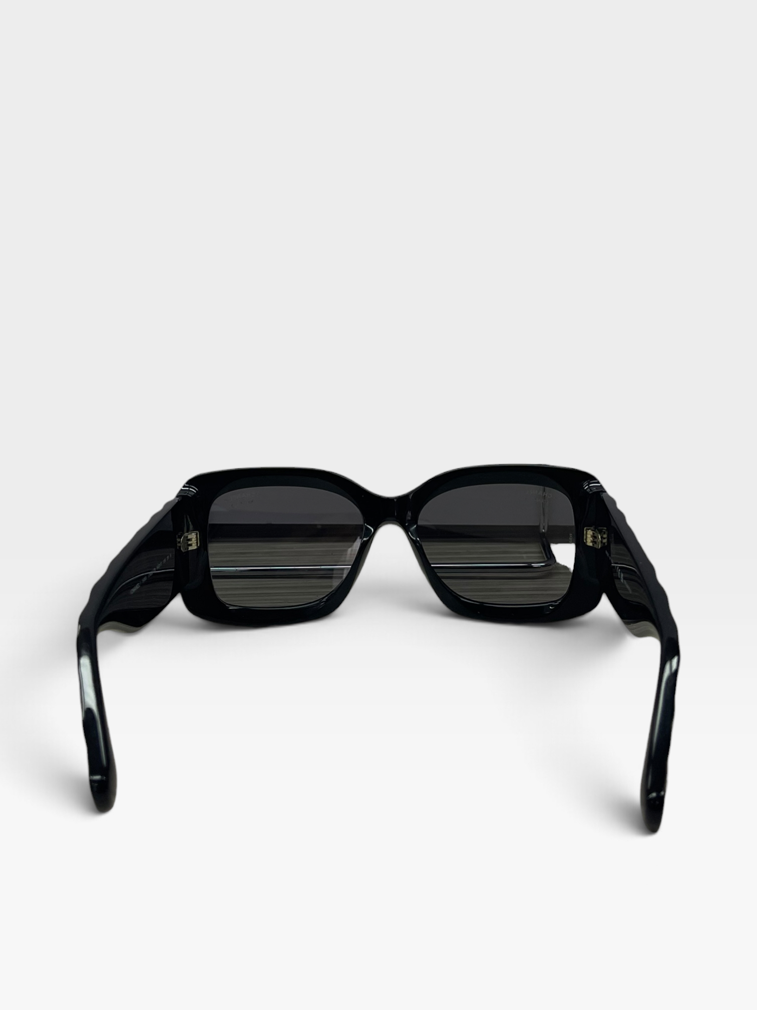 Pre-Owned CHANEL Sunglasses / Product Code: 090901