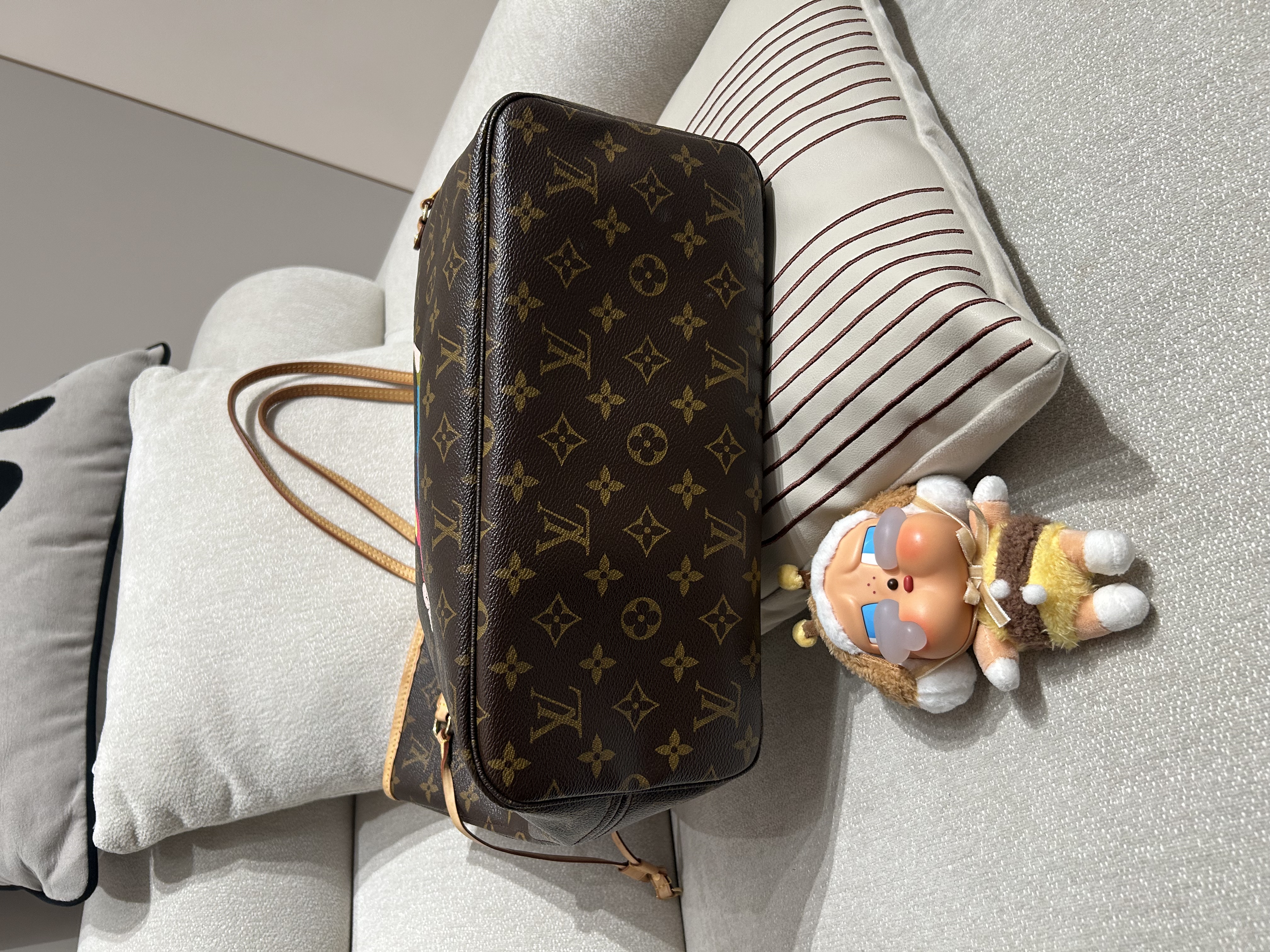 LV Neverfull Limited Edition Tote bag 100%Authentic, 90%New