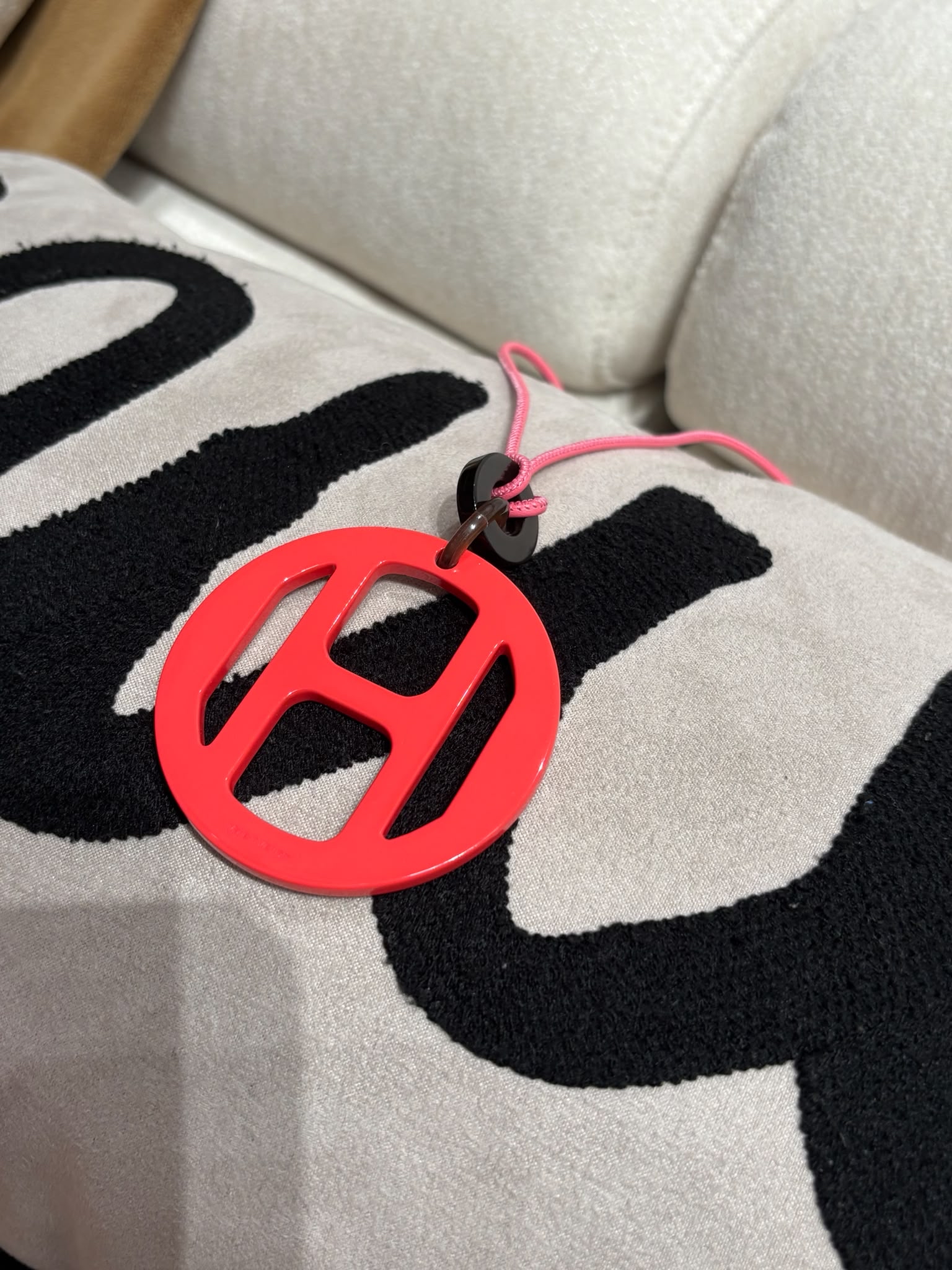 全新HERMES H EQUIPE HORN NECKLACE 粉紅色牛角頸鍊  100%Authentic ,100%new全新未使用品✅dust bag ✅box 