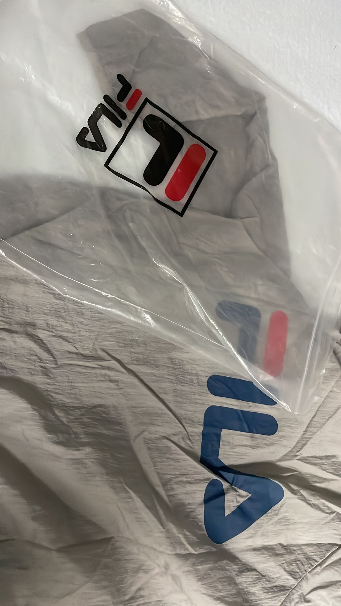 Fila 超薄防曬外套 偏大） 110碼 清貨不設儲貨-boxP1)