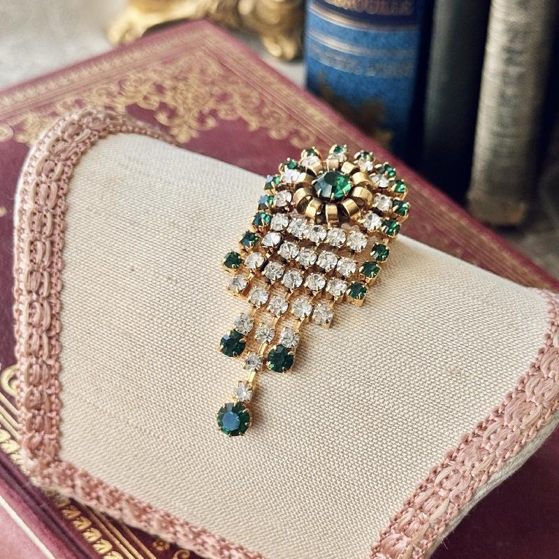 Vintage c.a. 1960s Czechoslovakian Emerald and Clear Rhinestone Tassel Brooch (NZ103)