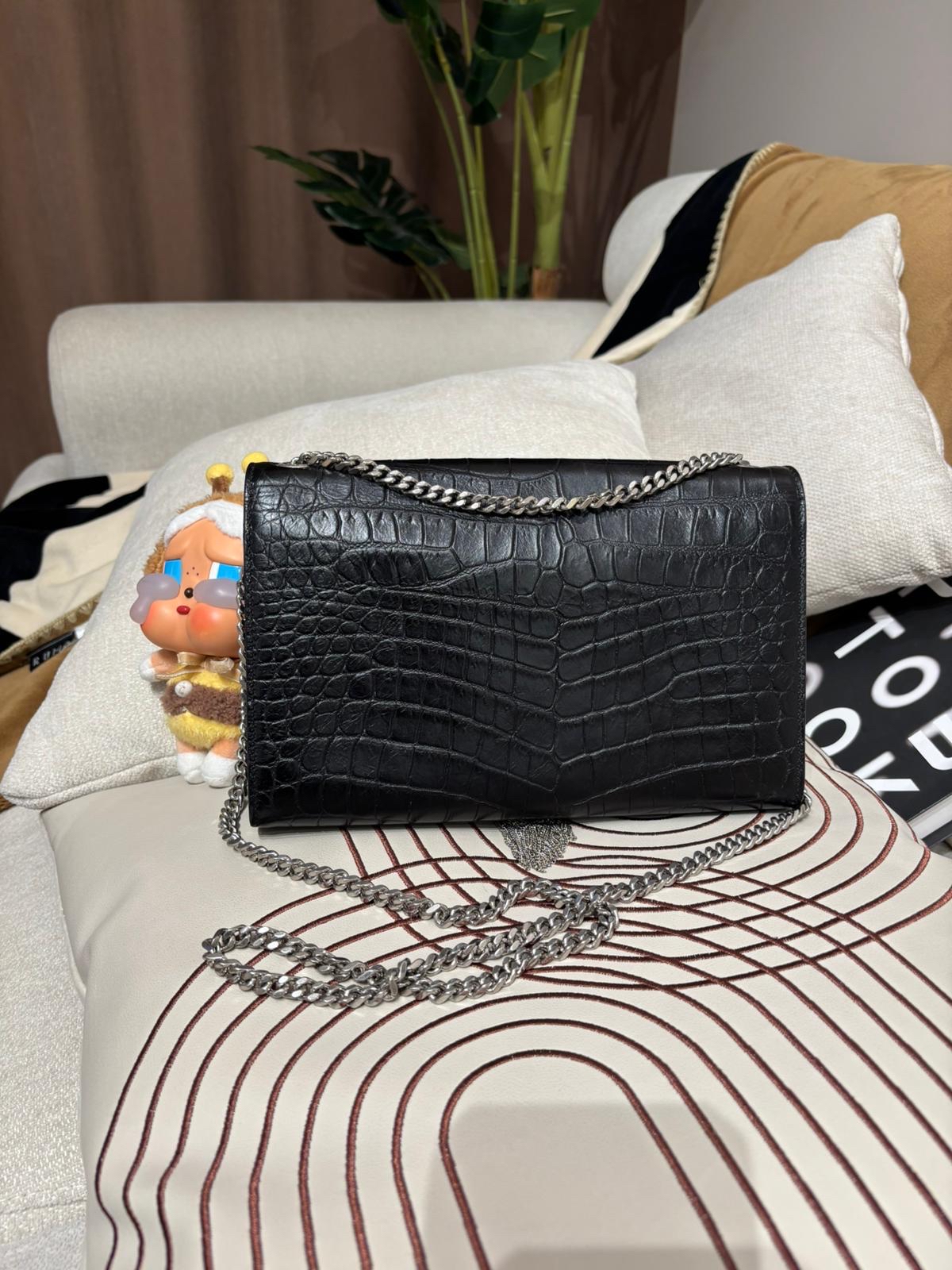 Ysl Kate medium chain bag size: W24.5*H14.5*D5.5cm 100%Authentic ,95%new ✅dust bag