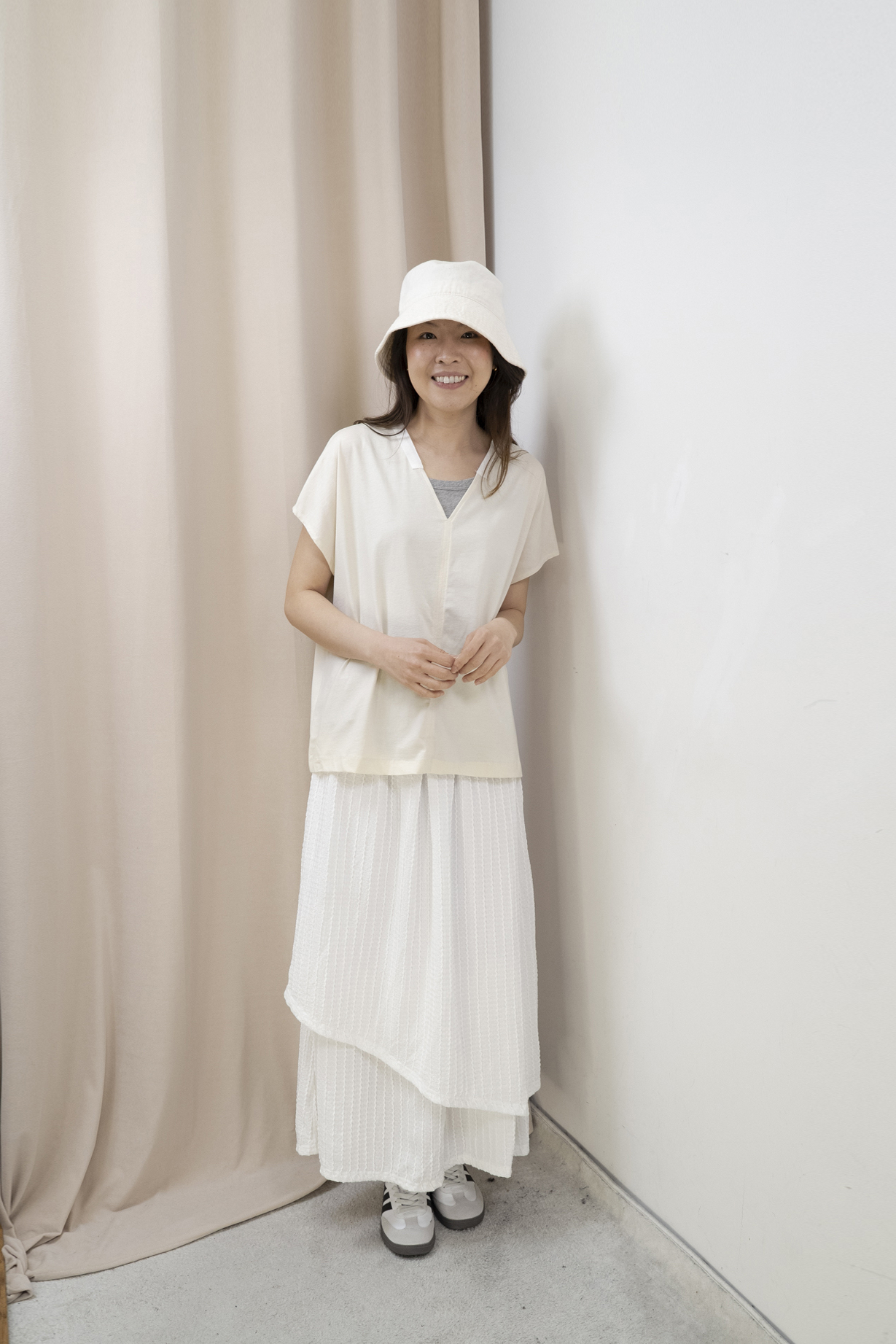 V領柔滑Top(米色）