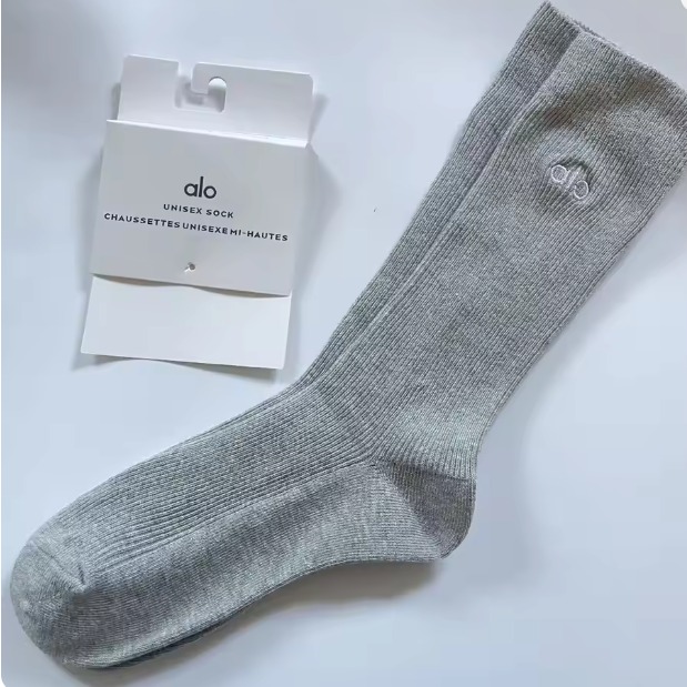 Alo Yoga Crew Yoga Socks  中筒纯色運動襪（一套3對）