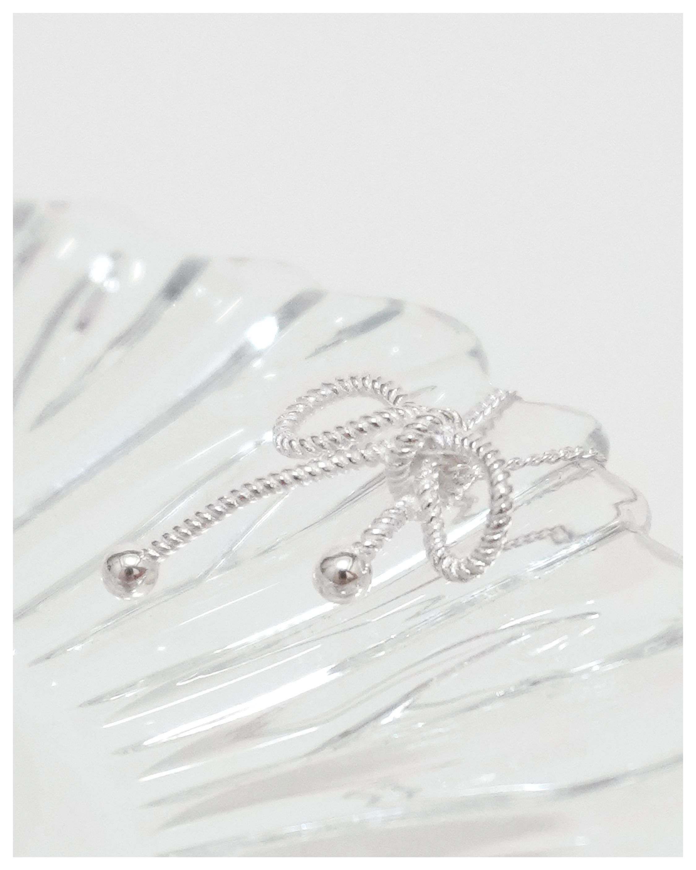 Intertwined Ribbon Necklace