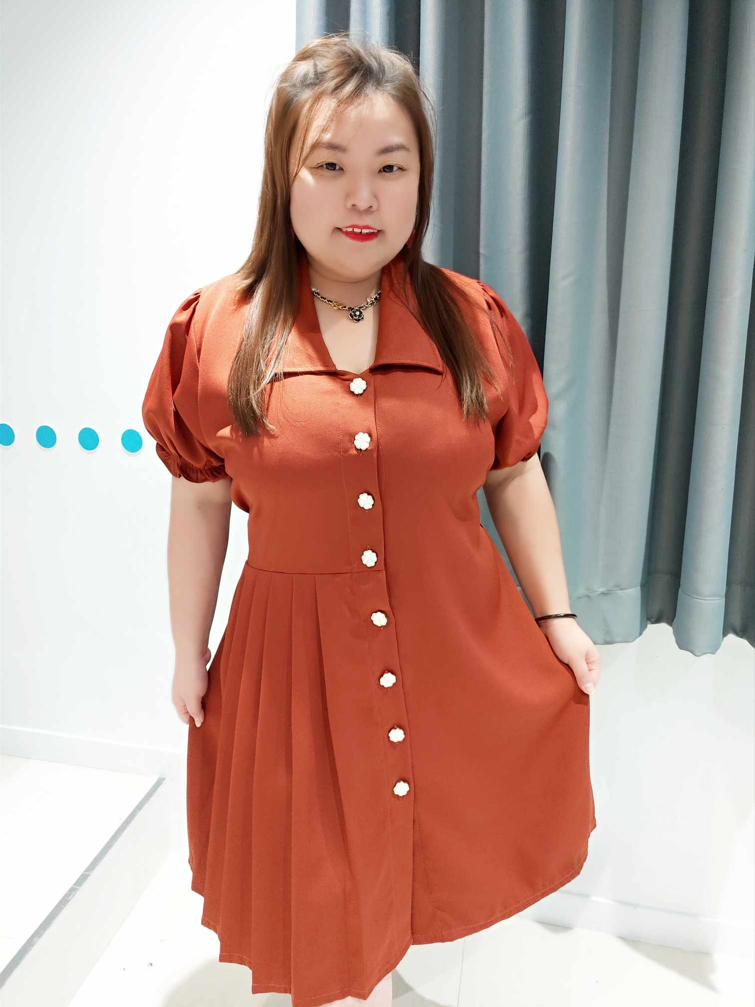 DSD09 大翻领花扣连衣裙