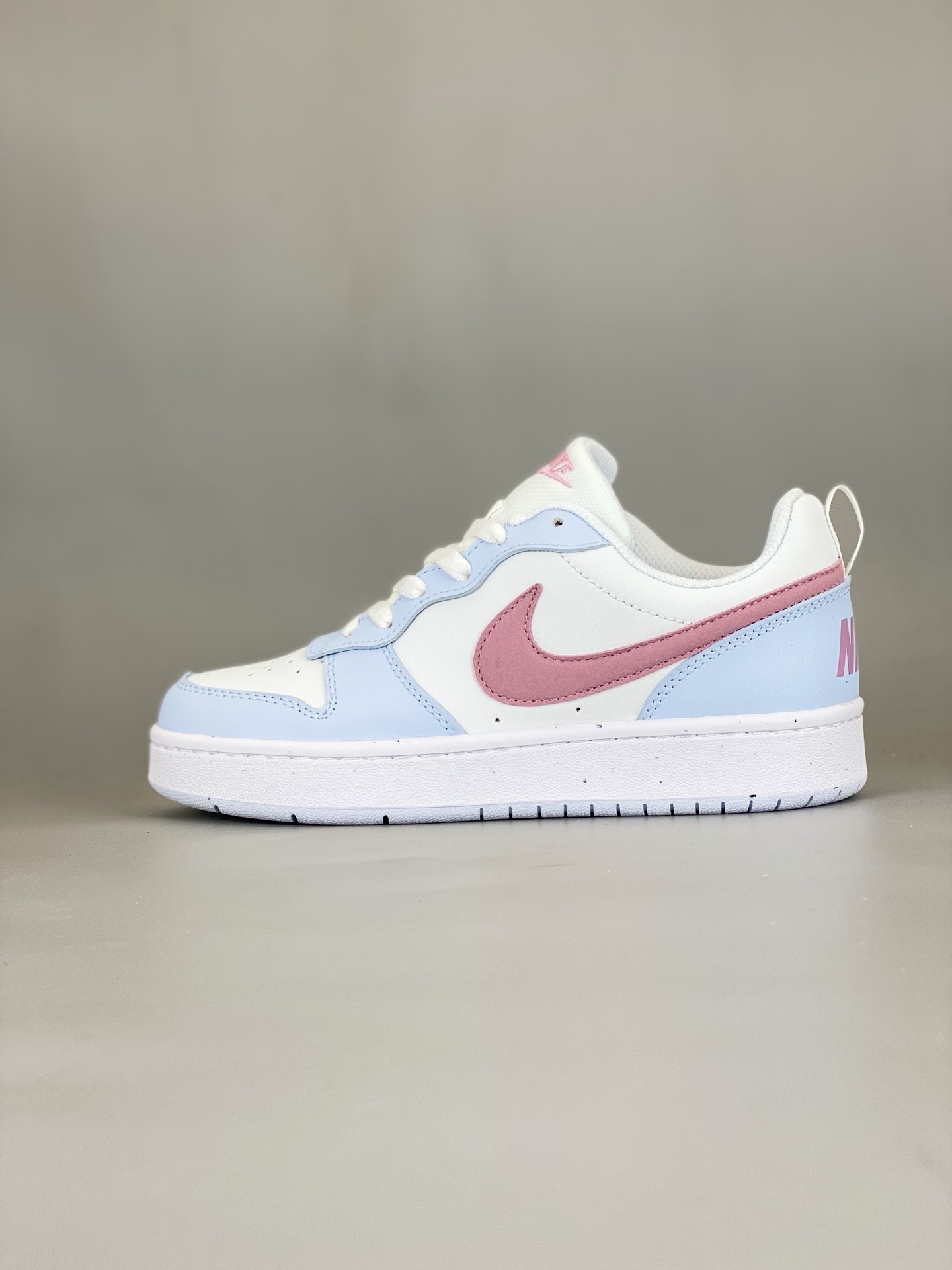 Nike Court Borough Low