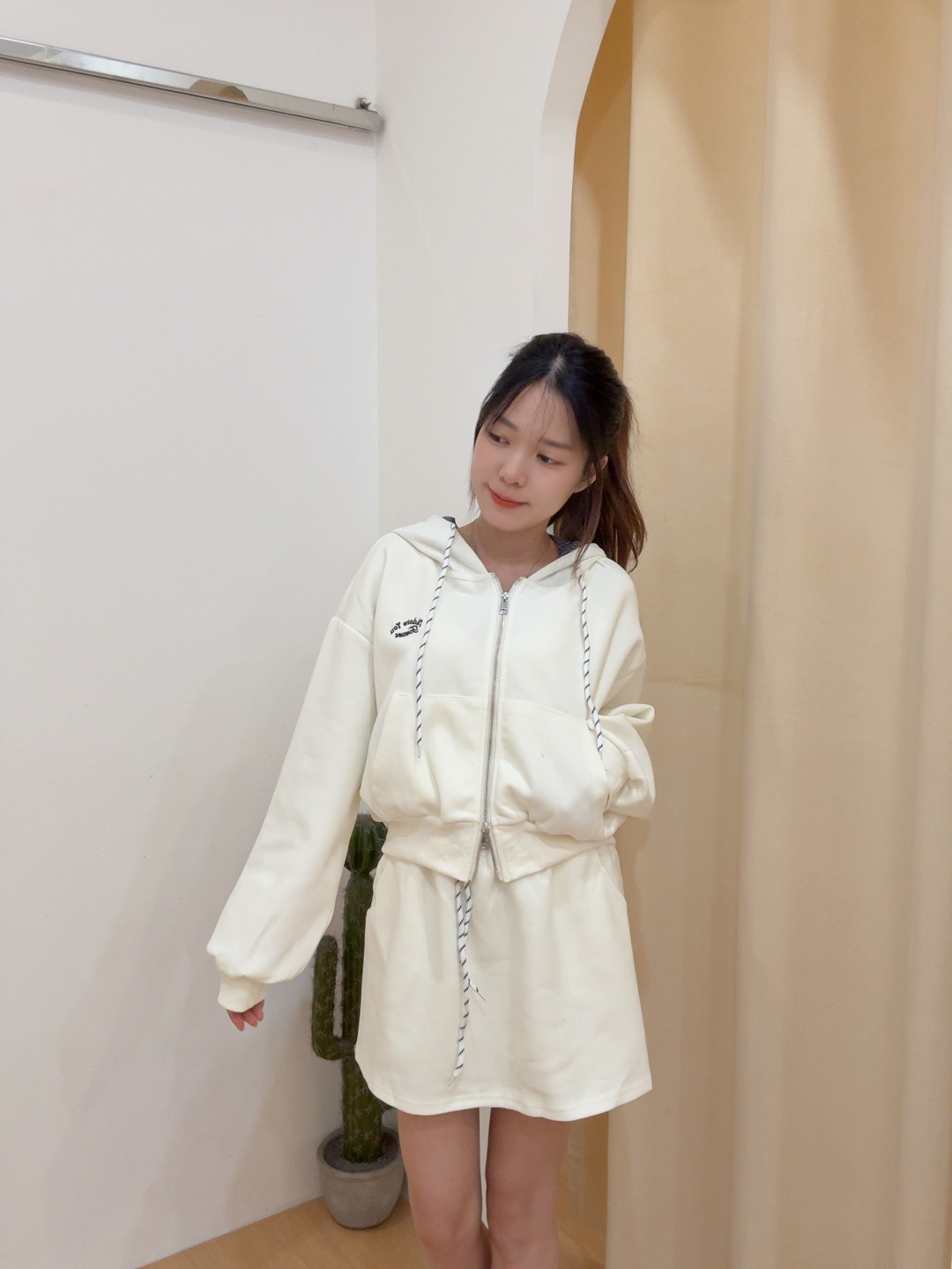 韩系格纹连帽外套上衣+半身短裙两件套 R2817