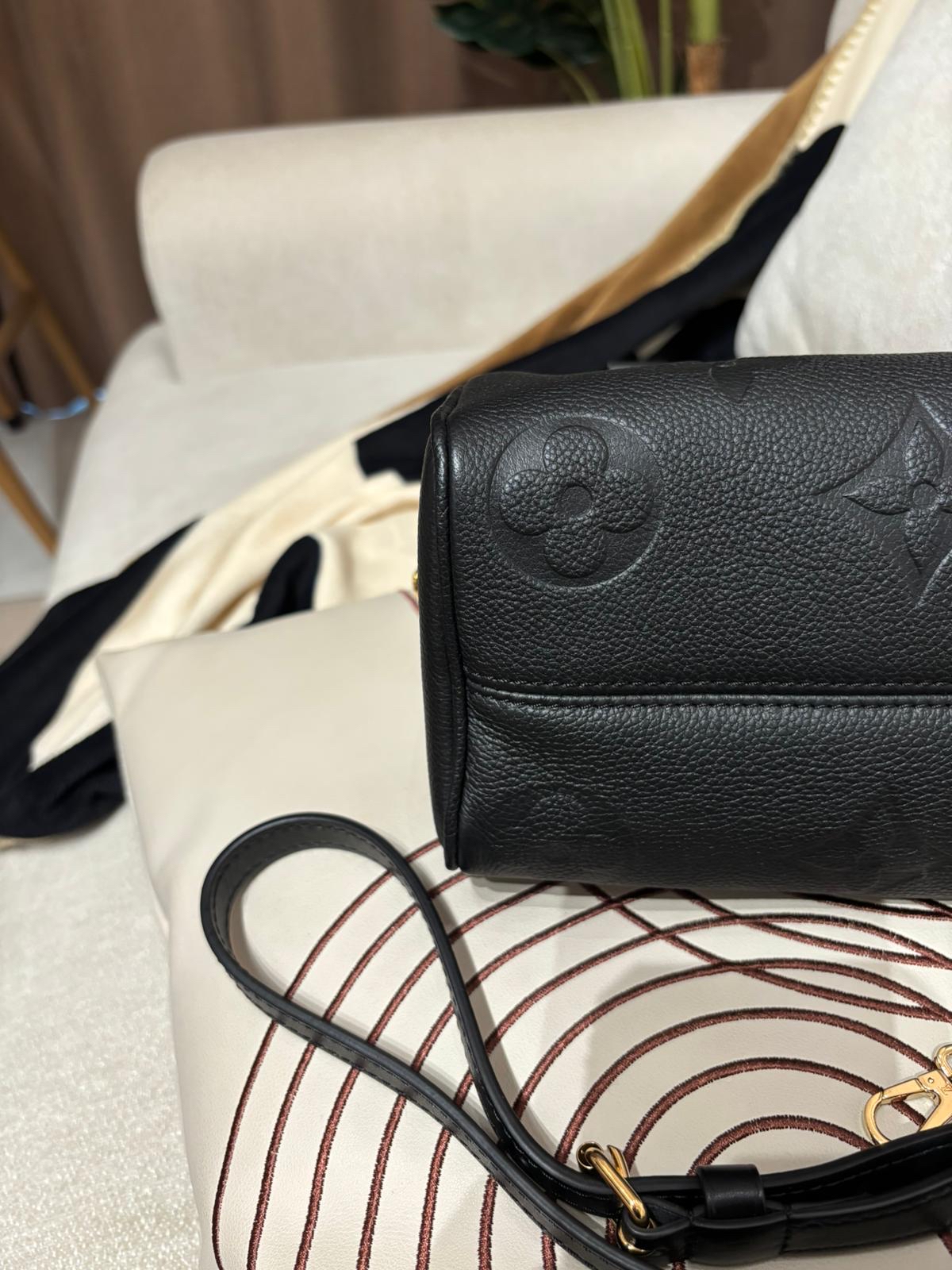 Lv Speedy 20 Bandoulière 20 M58953 Monogram Empreinte粒面皮革 100%Authentic, 98%New ✅Key Lock ✅Dust bag